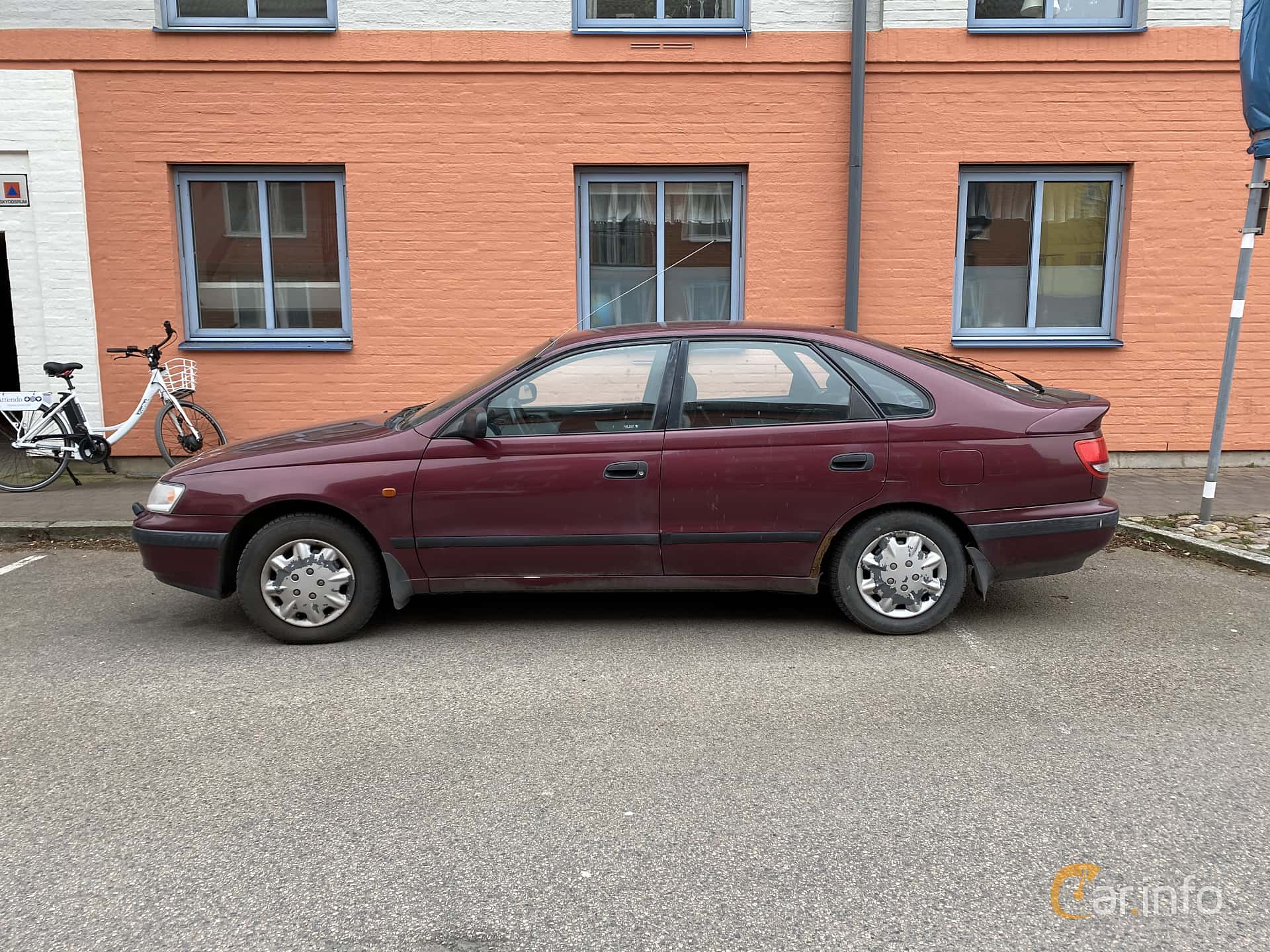 Toyota Carina Liftback 2.0 133hp, 1998