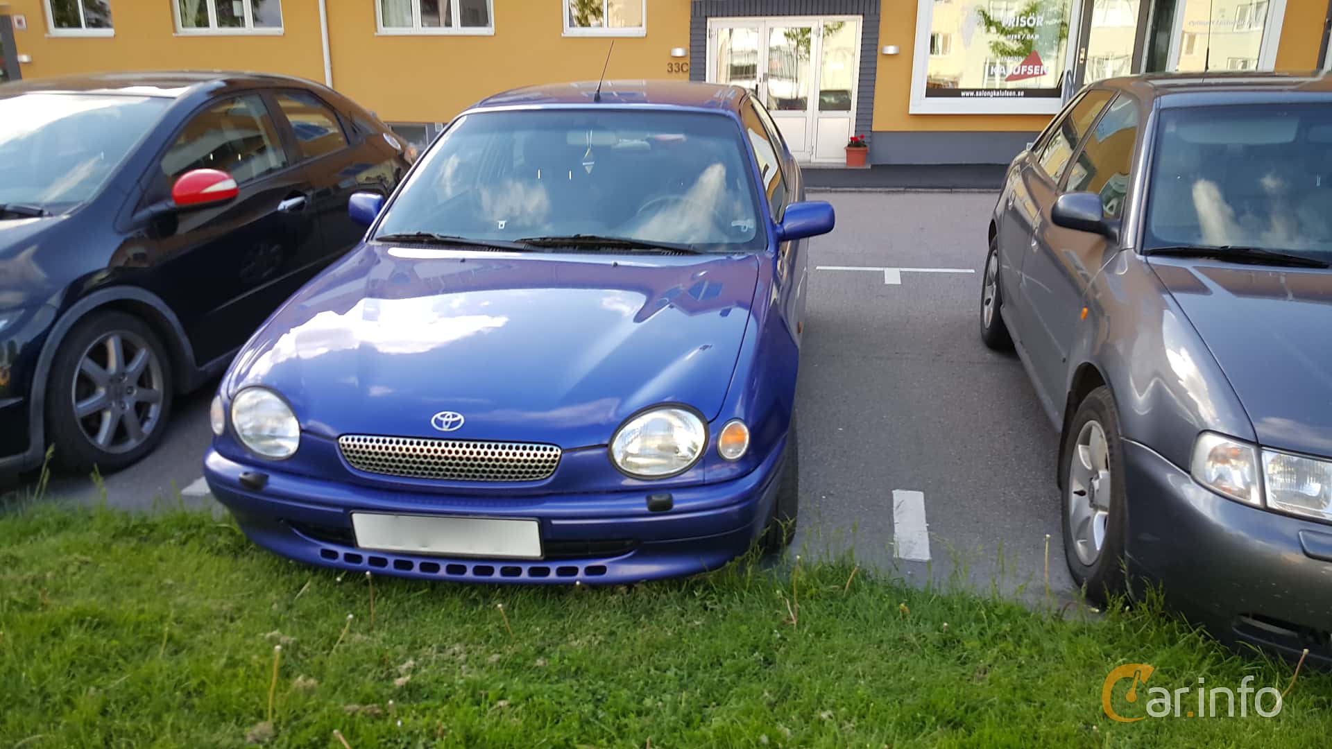 Toyota Corolla 3-door Hatchback 1.6 Manual, 110hp, 2000