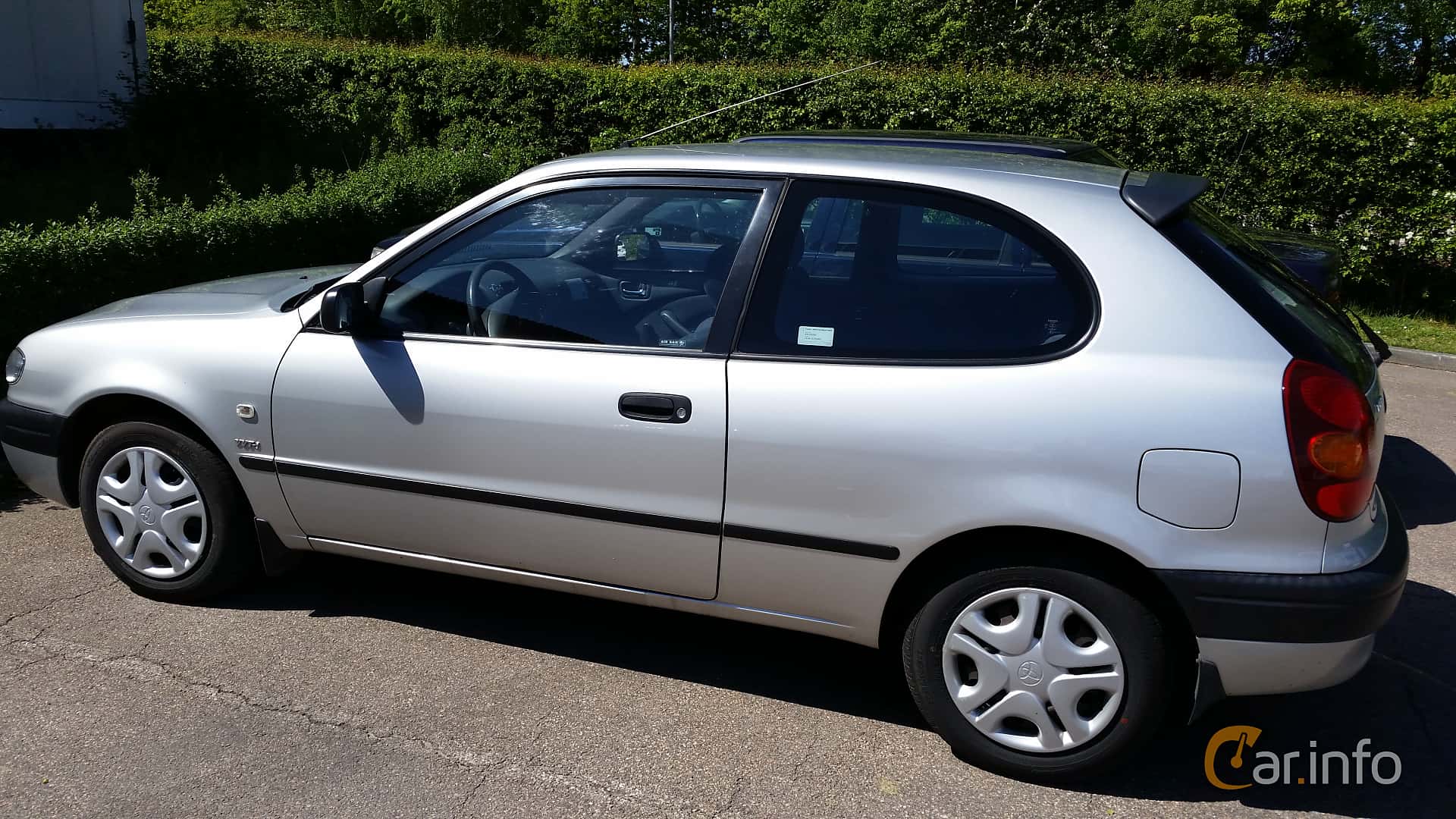 Toyota Corolla 3-door Hatchback generation E110 1.4 VVT-i 
