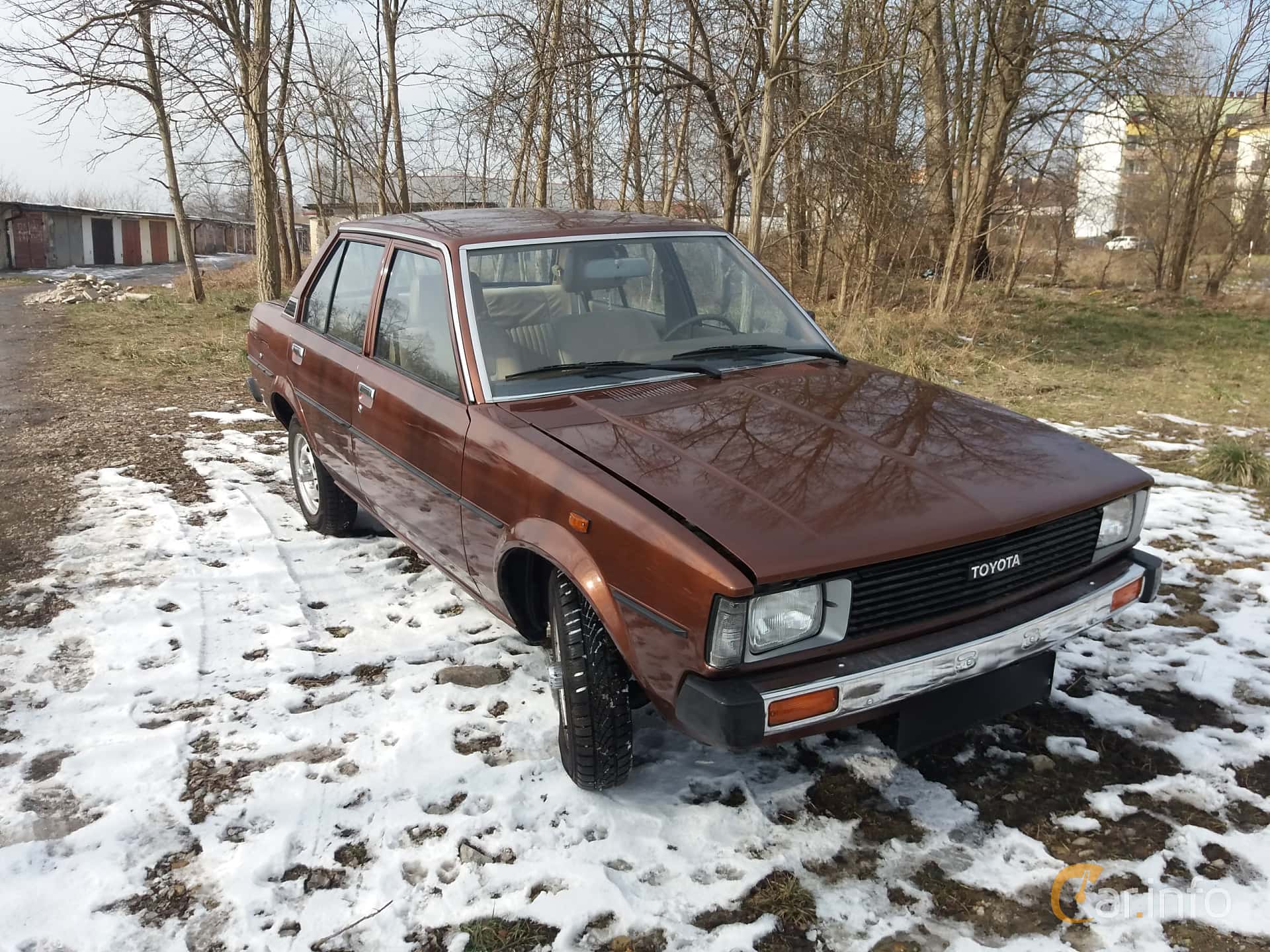 Toyota Corolla 4-door Sedan 1.3 Manual, 60hp, 1982