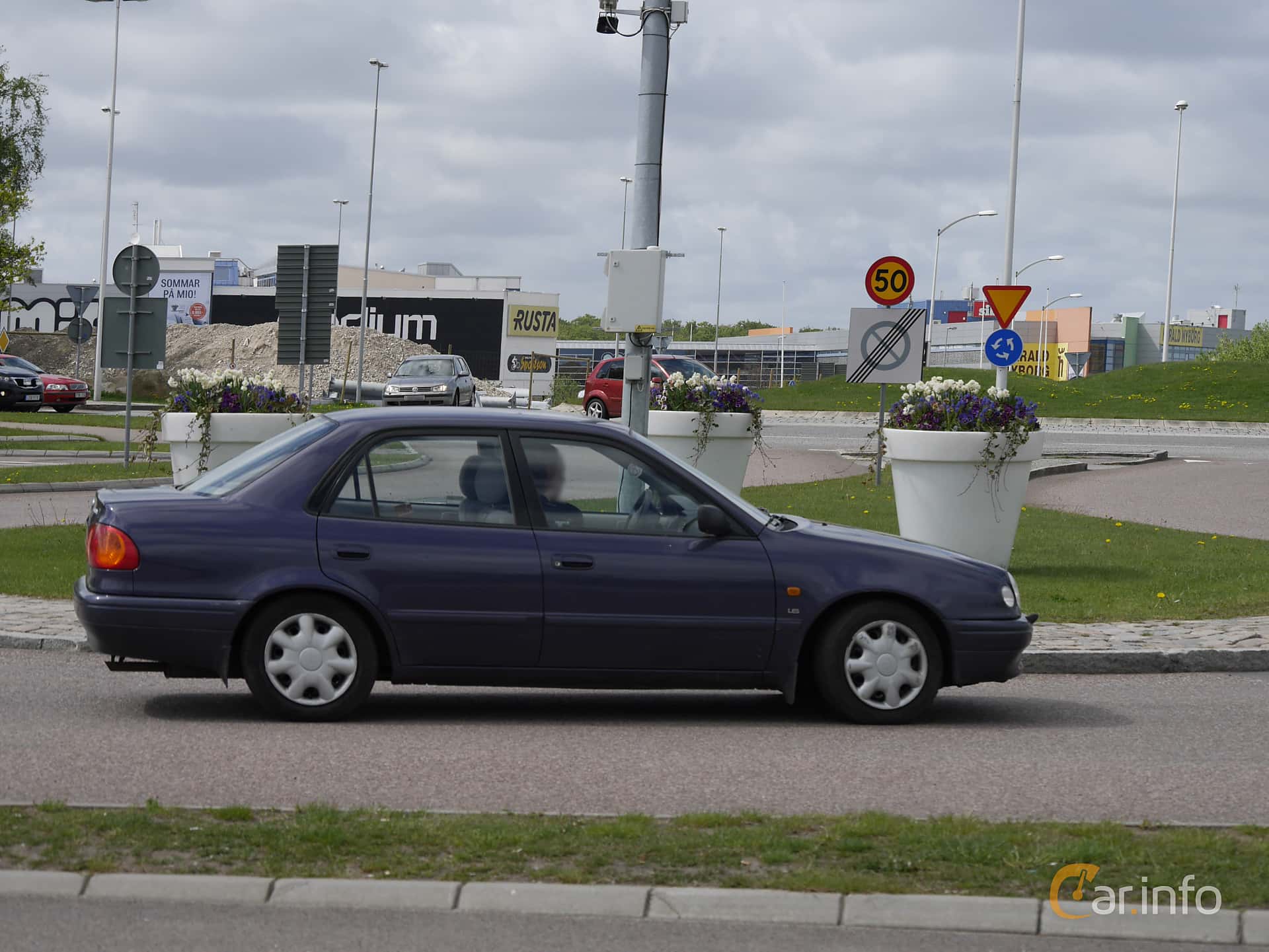 Toyota Corolla Sedan 1.6 Manual, 5-speed