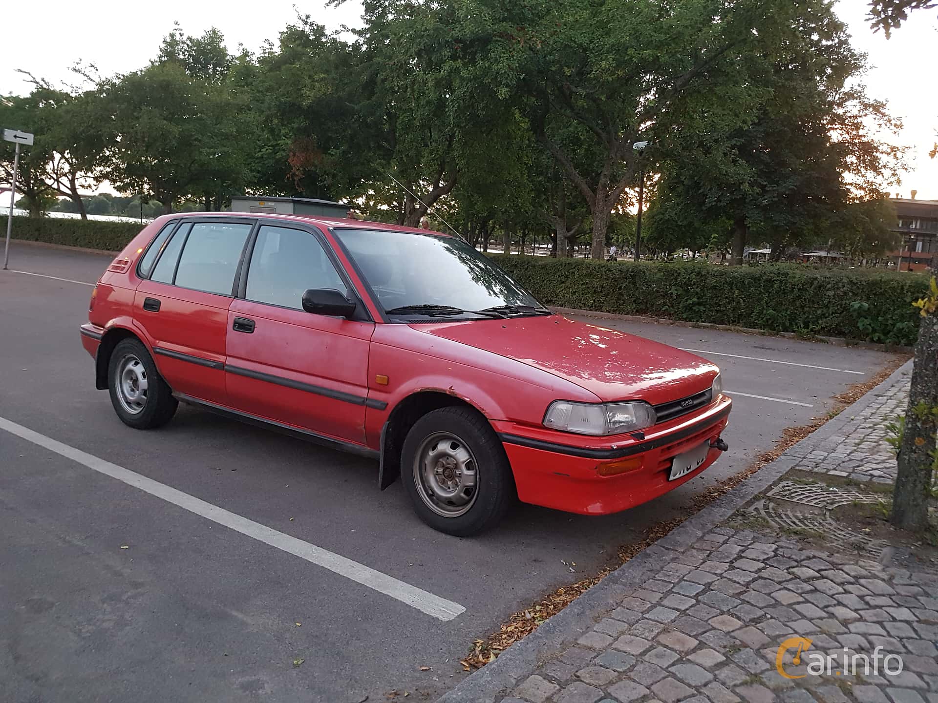 Toyota Corolla 5-door Hatchback 1.6 Manual, 90hp, 1987