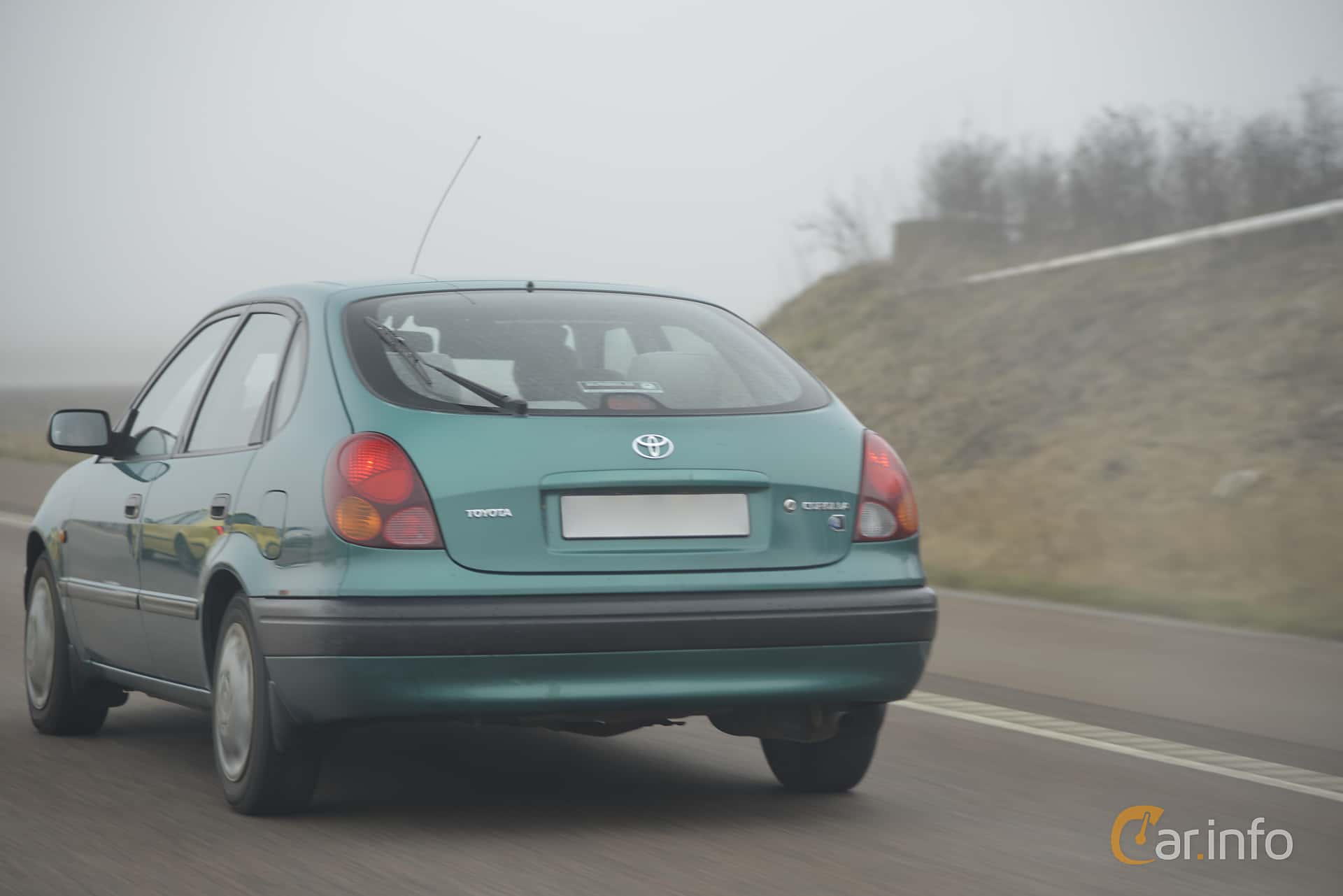 Toyota Corolla Liftback 1.3 Manual, 86hp, 1998