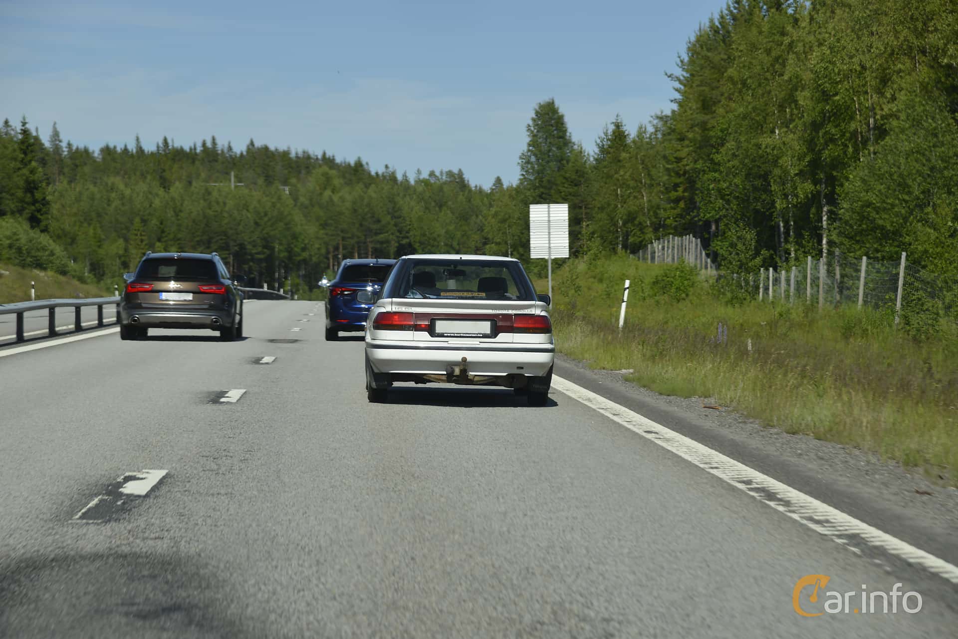 Toyota Corolla 5-door Liftback generation E90 1.6