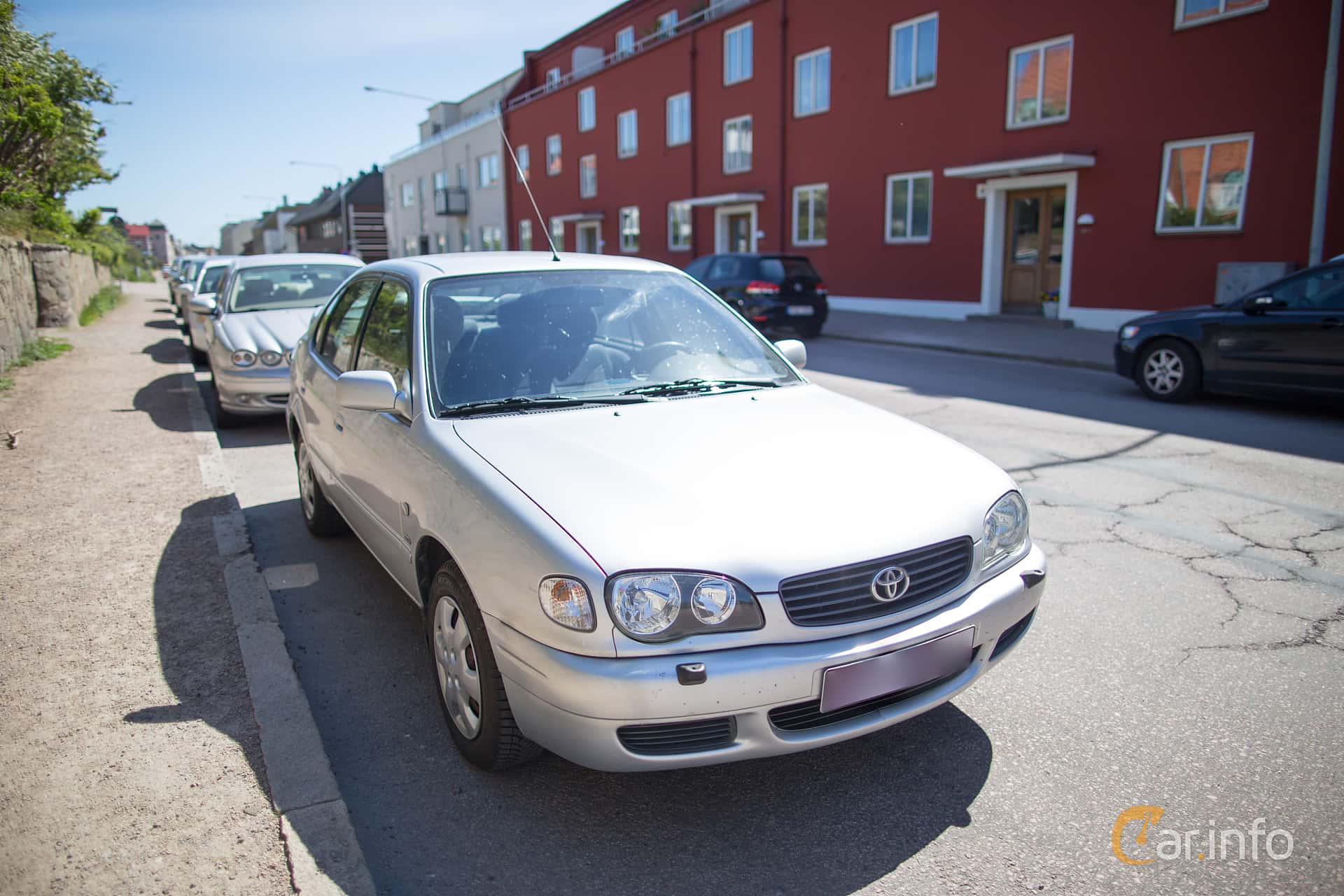 Toyota Corolla Liftback 1.6 VVT-i Manual, 110hp, 2001
