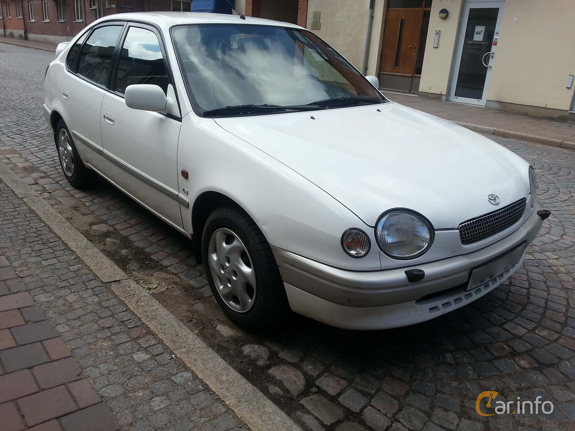 Toyota Corolla 5-door Hatchback generation E110 1.6 Automatic, 4-speed