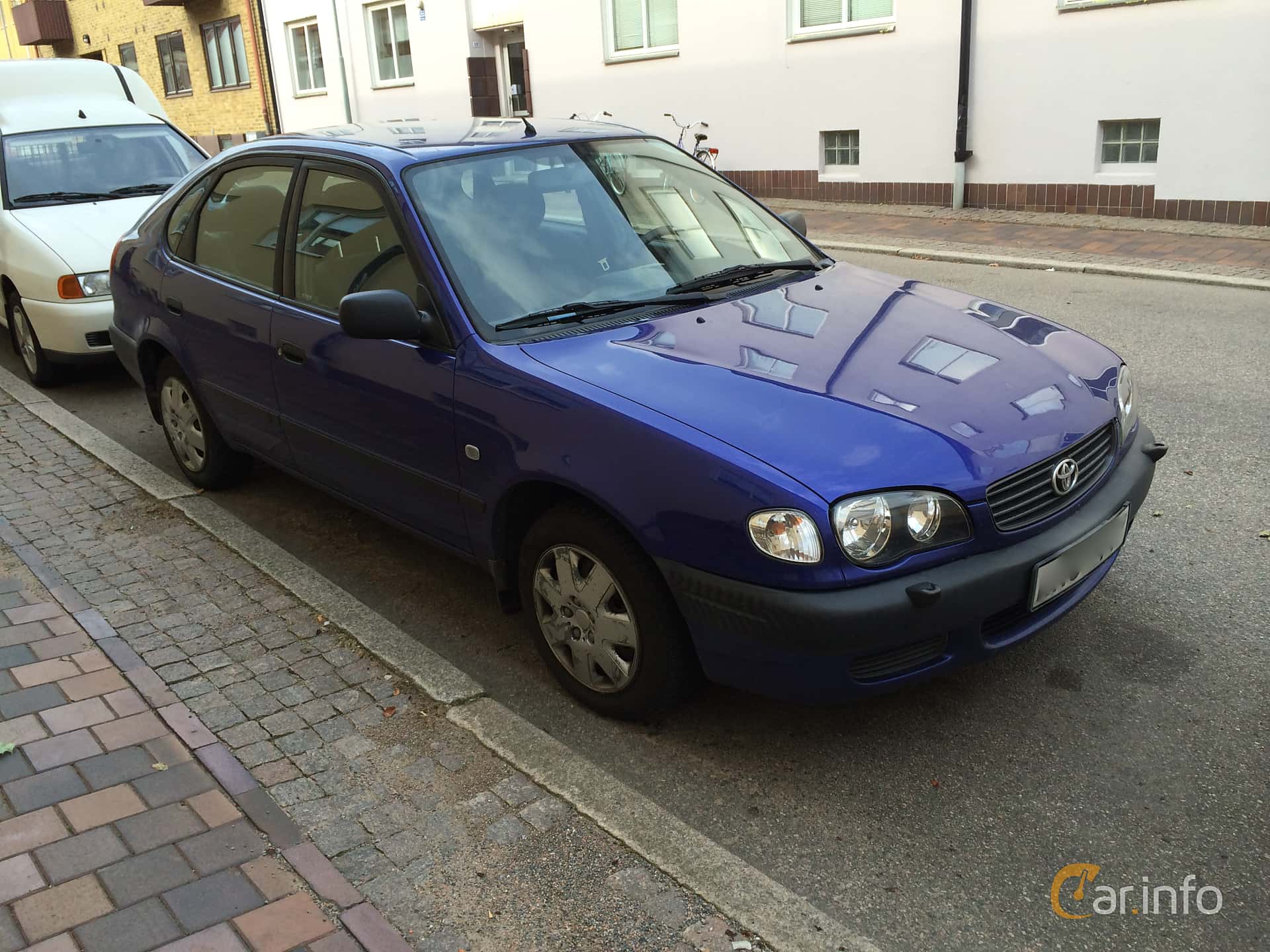 Toyota Corolla 5-door Hatchback 1.4 VVT-i  Manual, 97hp, 2000