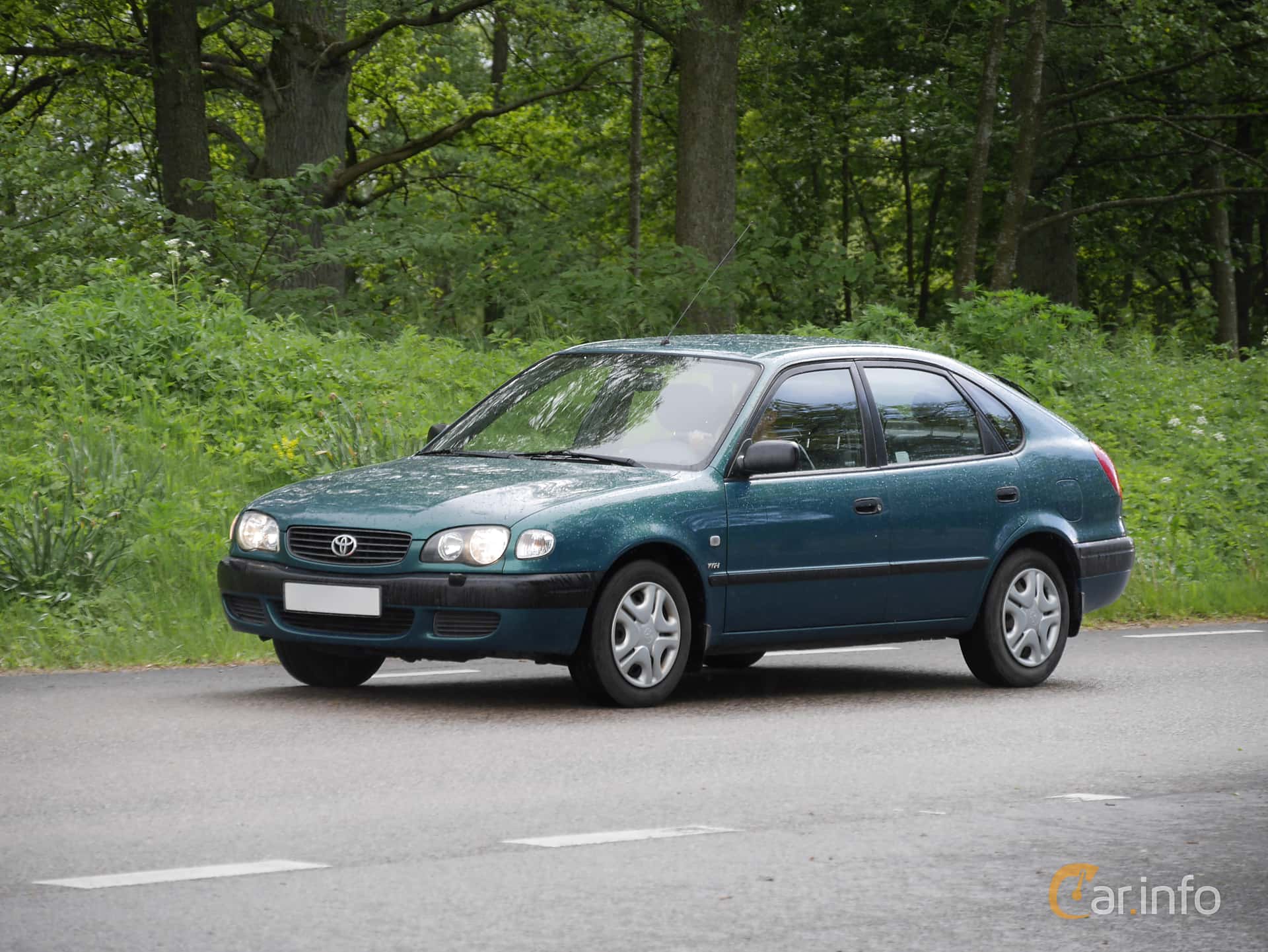 Toyota Corolla Liftback 1.4 VVT-i  Manual, 97hp, 2001