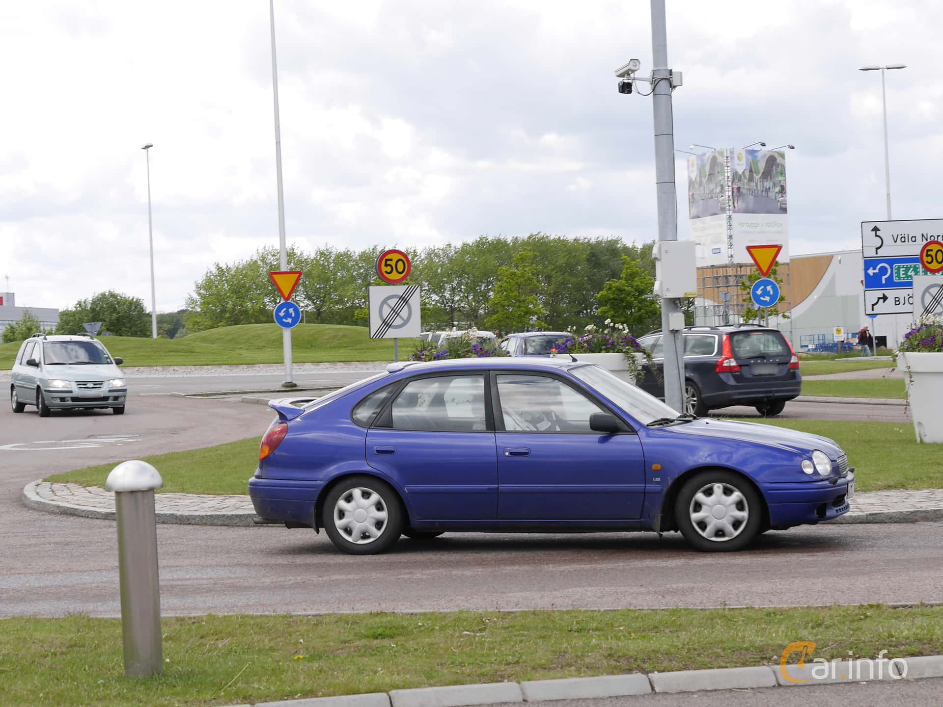 Toyota Corolla Liftback 1.6 Manual, 110hp, 1998