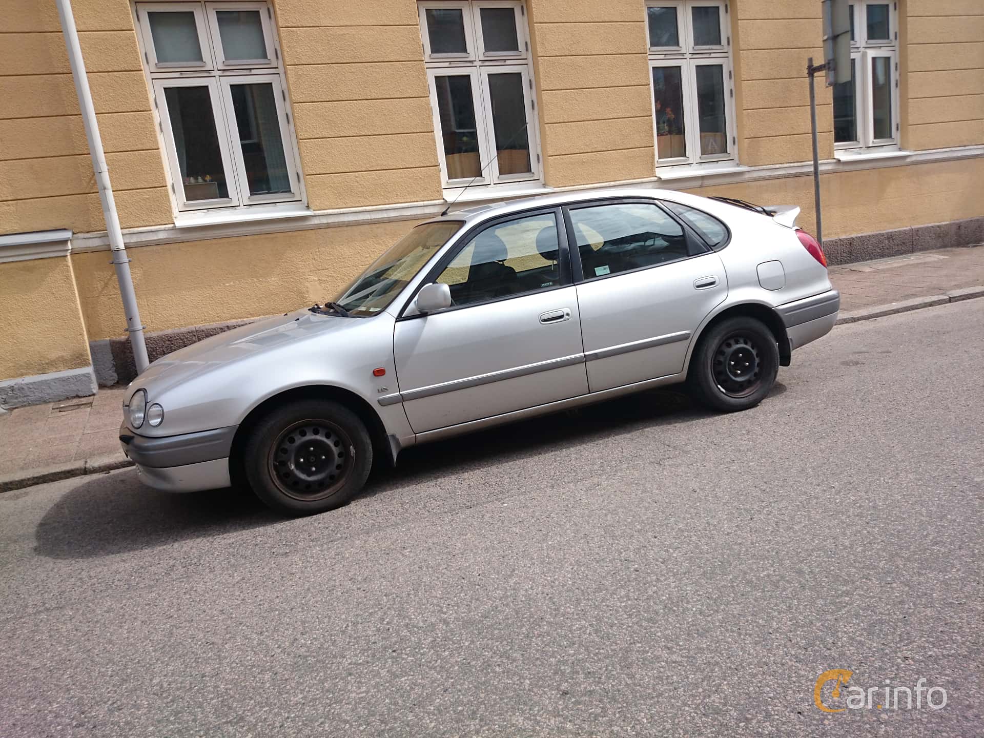 Toyota Corolla Liftback 1.6 Manual, 110hp, 1997