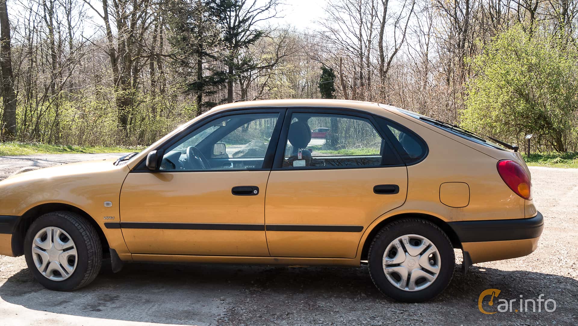 Toyota Corolla Liftback 1.4 VVT-i  97hp, 1999