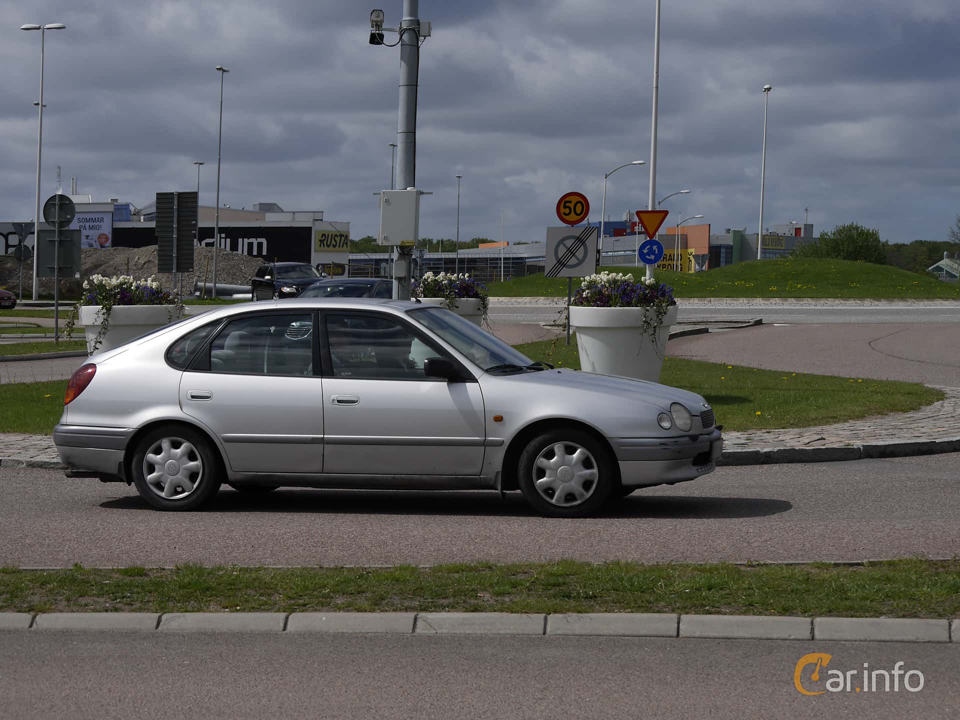 Toyota Corolla Sedan 1.3 Manual, 86hp, 1999