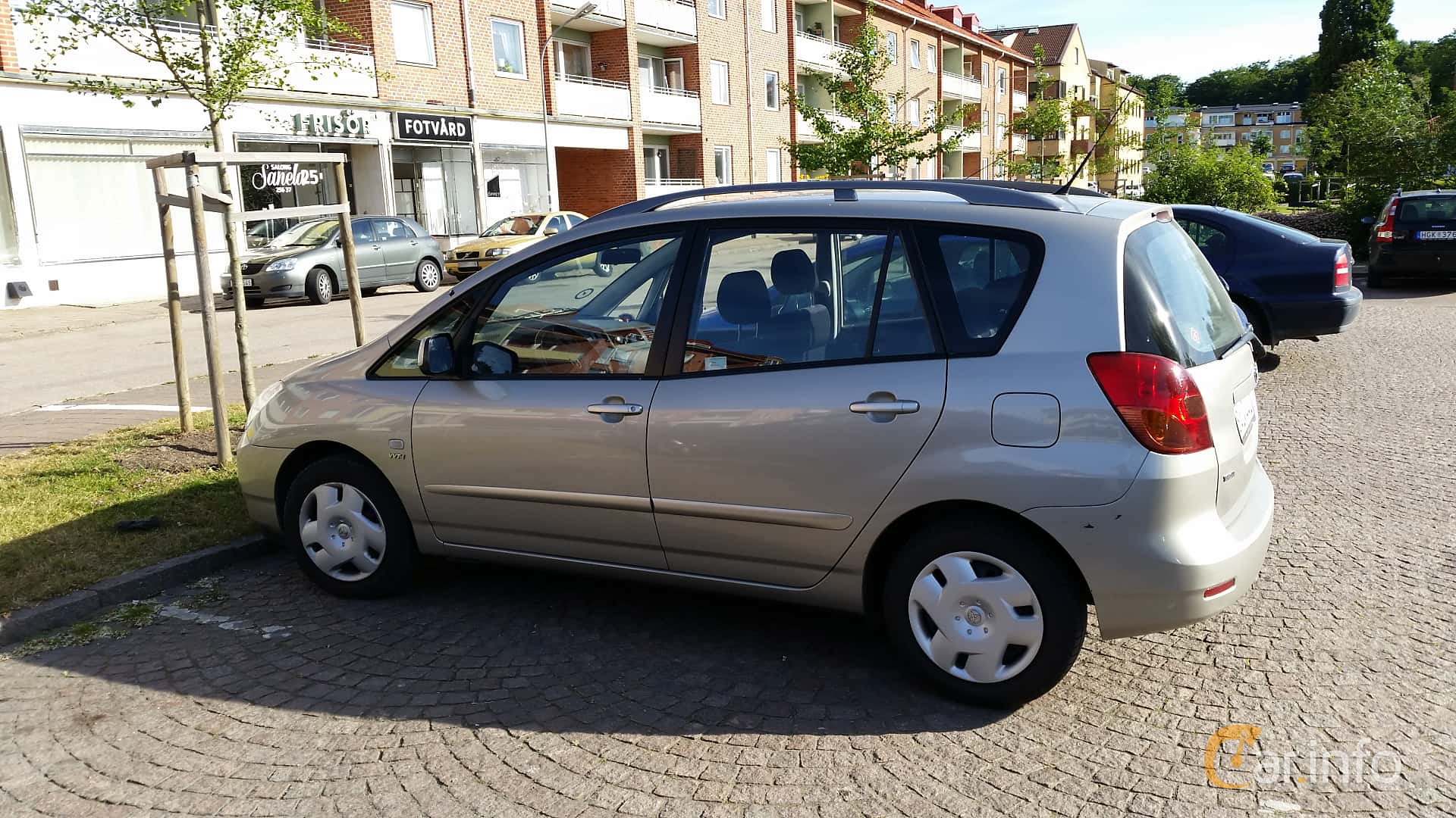 Toyota Corolla Verso 1.6 VVT-i 110hp, 2004