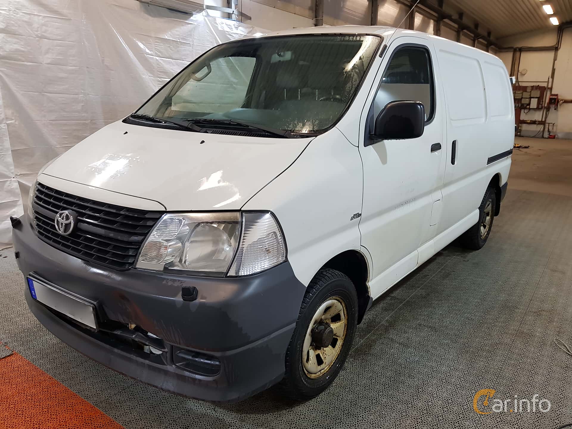 Toyota HiAce Van 2.5 4WD Manual, 117hp, 2007