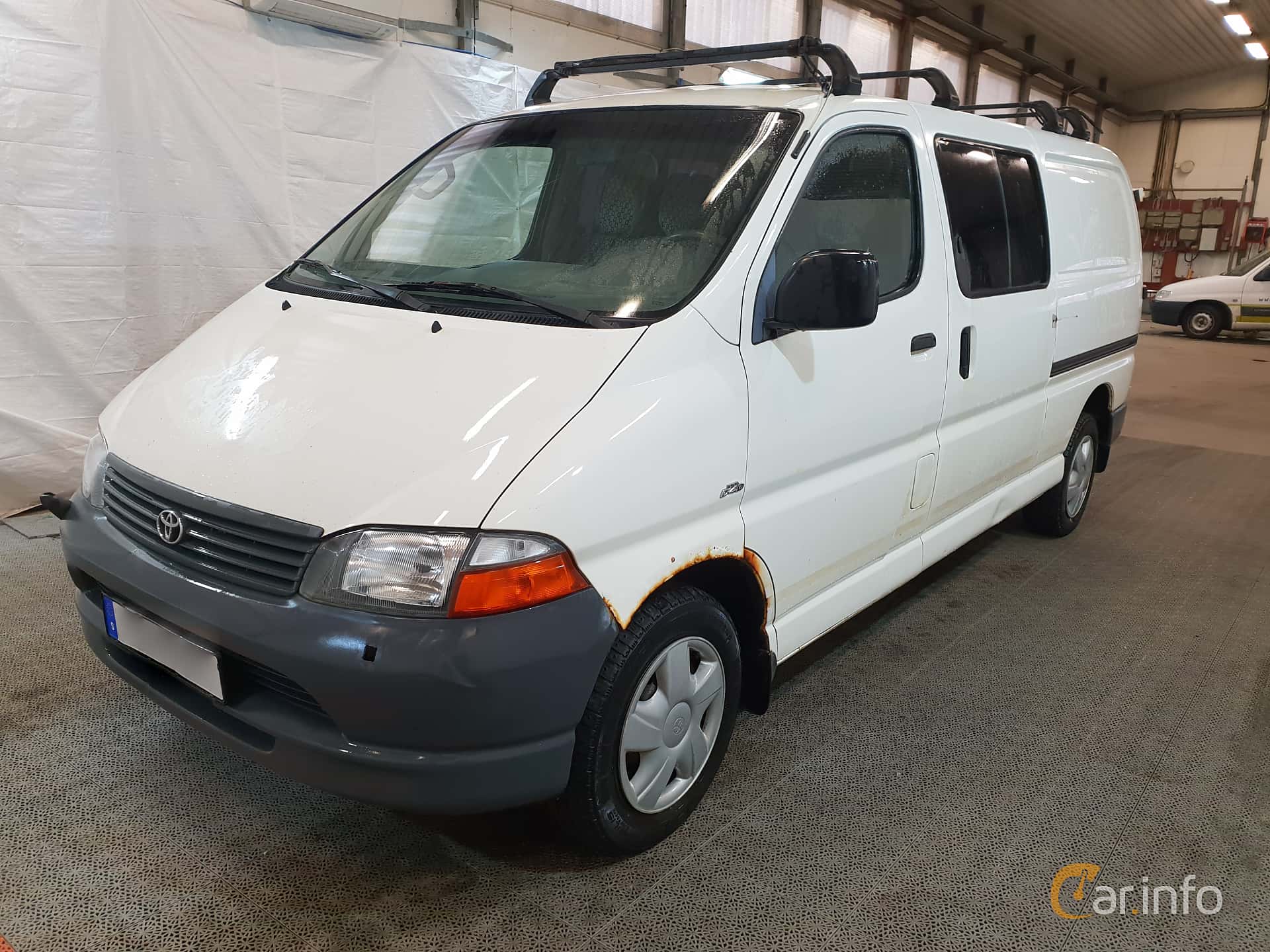Toyota HiAce Van 2.5 Manual, 102hp, 2004