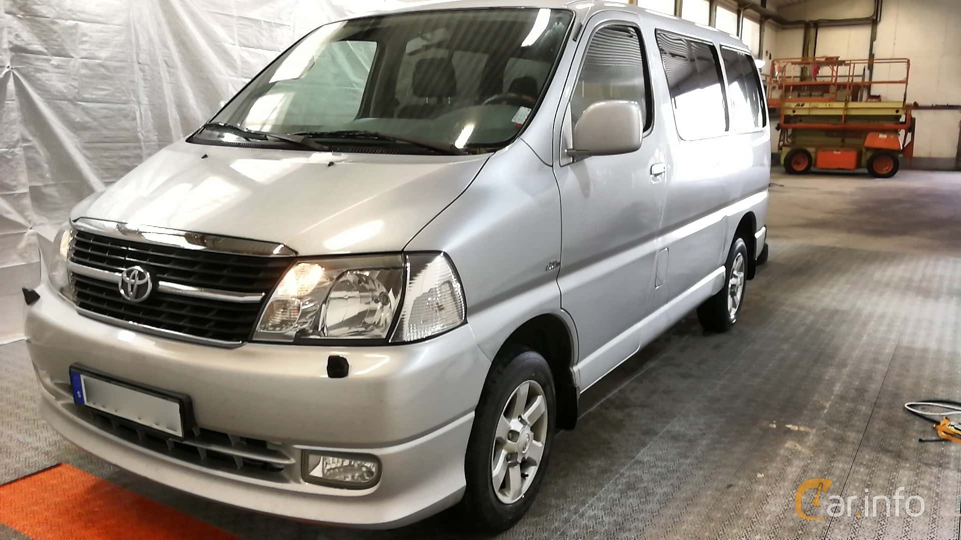 Toyota HiAce Minibus generation XH10 Facelift 2.5 4WD Manual, 5-speed