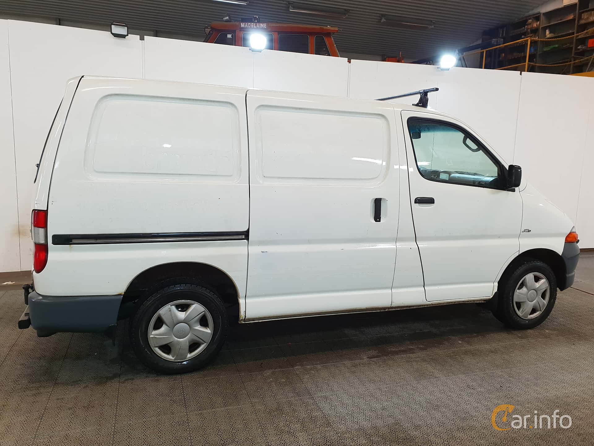 Toyota HiAce Van generation XH10 2.5 Manual, 5-speed