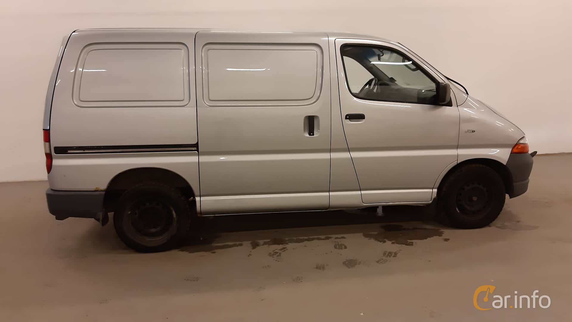 Toyota HiAce Van 2.4 79hp, 1995