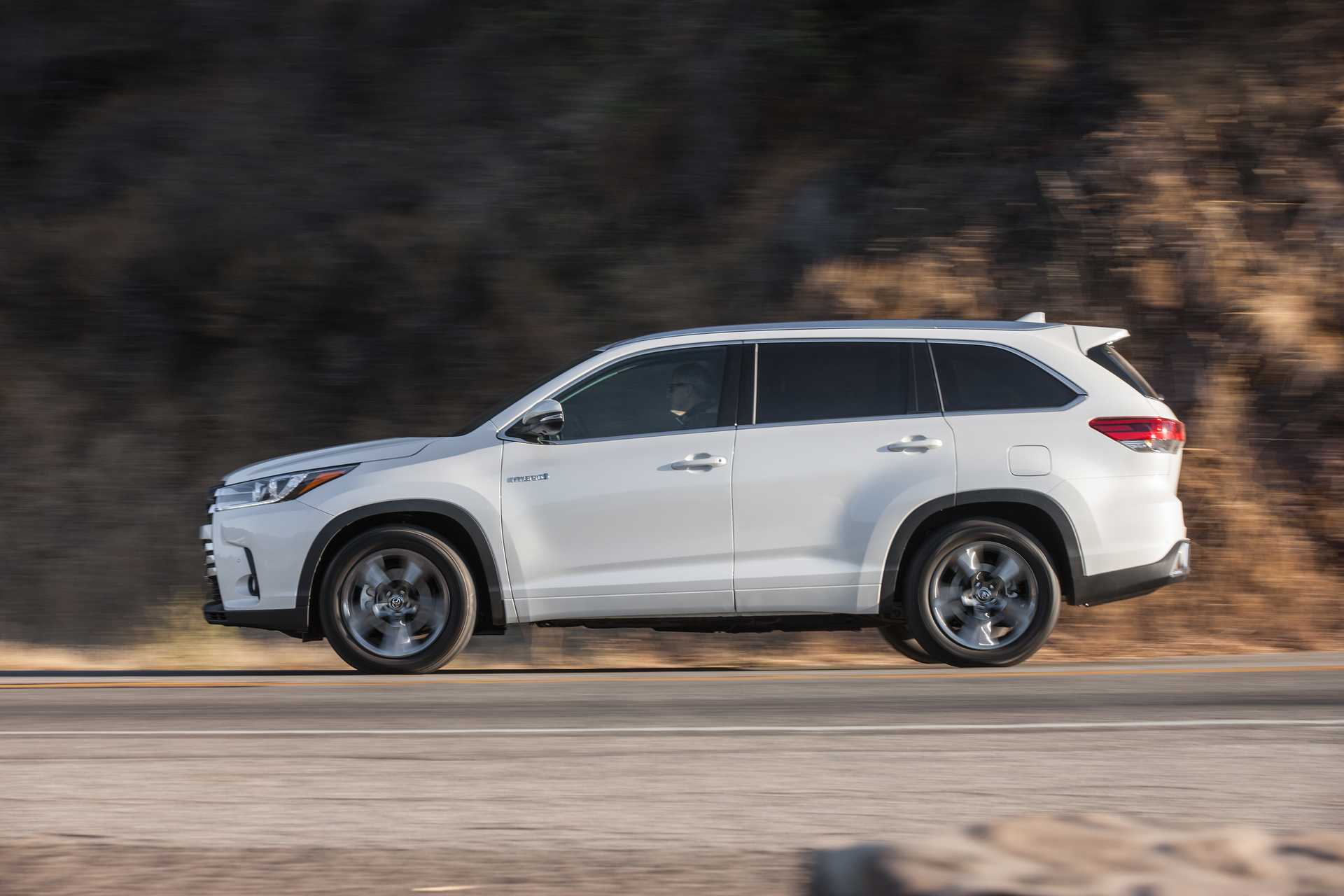 Toyota Highlander 3.5 V6 Hybrid AWD ECVT, 310hp, 2017