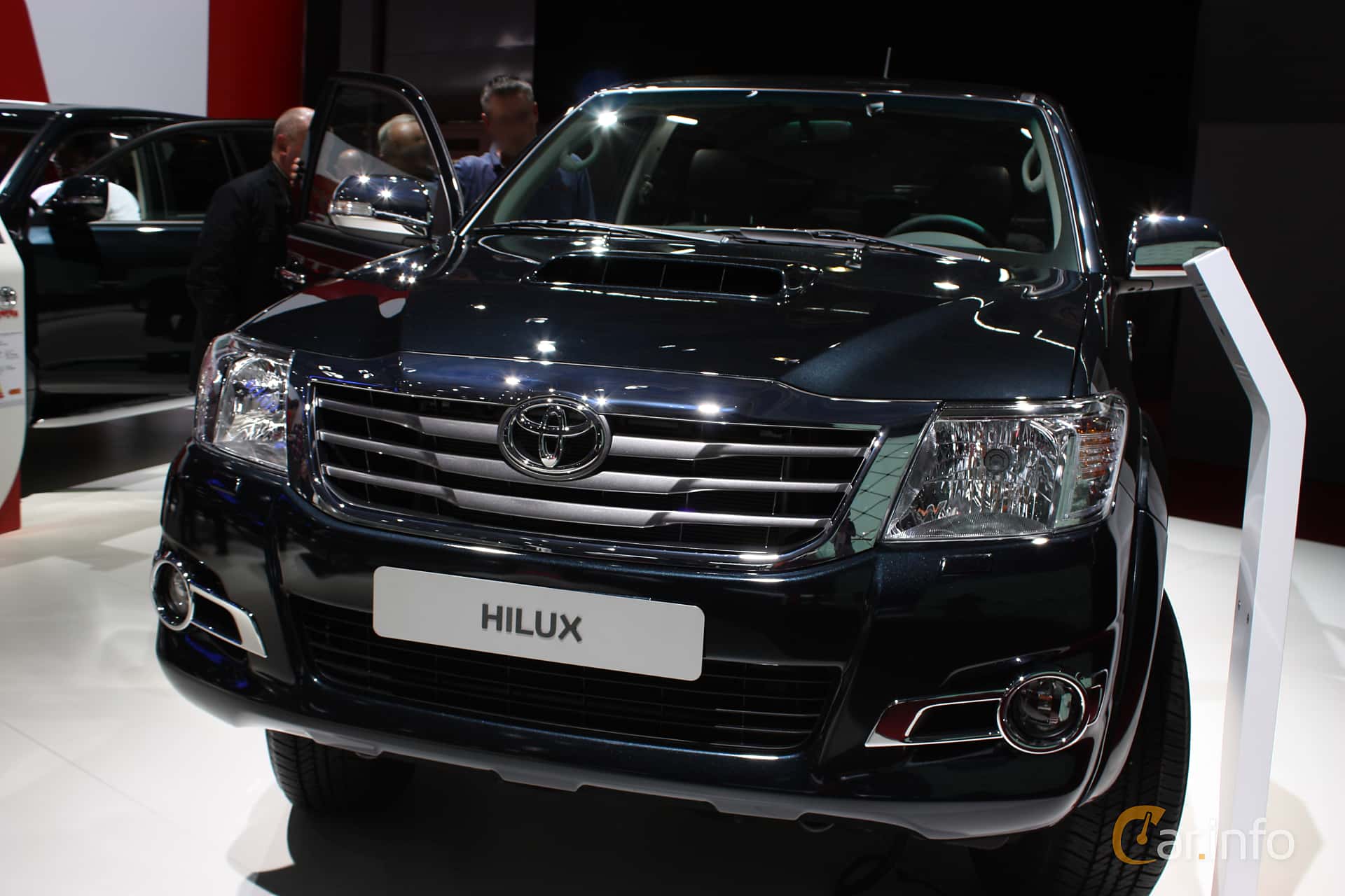 Toyota Hilux Double Cab 2.5 4x4 Manual, 144hp, 2015