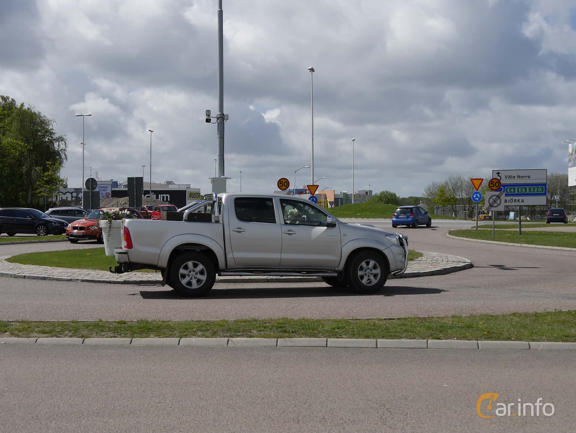 Toyota Hilux Double Cab 3.0 D-4D 4x4 Manual, 171hp, 2011