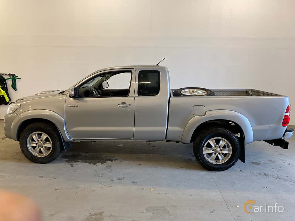 Toyota Hilux Extra Cab 2.5 4x4 Manual, 144hp, 2015