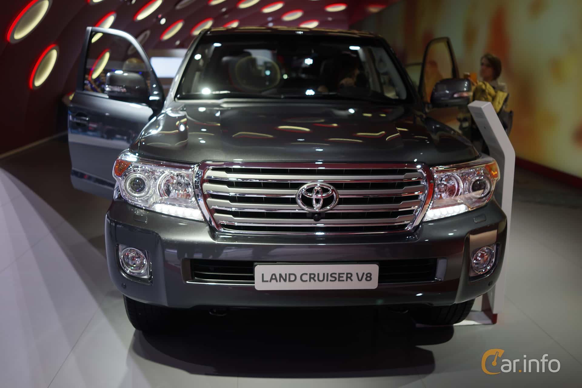 Toyota Land Cruiser 5.7 V8 4WD Automatic, 381hp, 2014