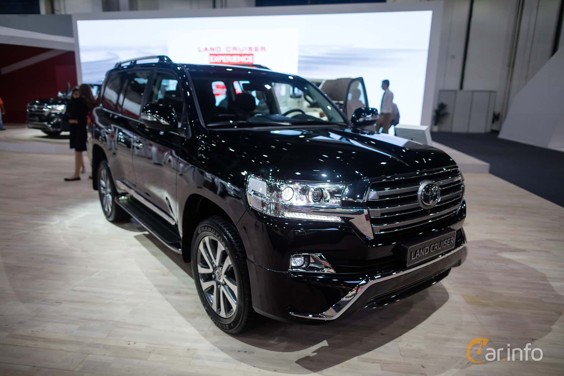 Toyota Land Cruiser 5.7 V8 4WD Automatic, 367hp, 2016