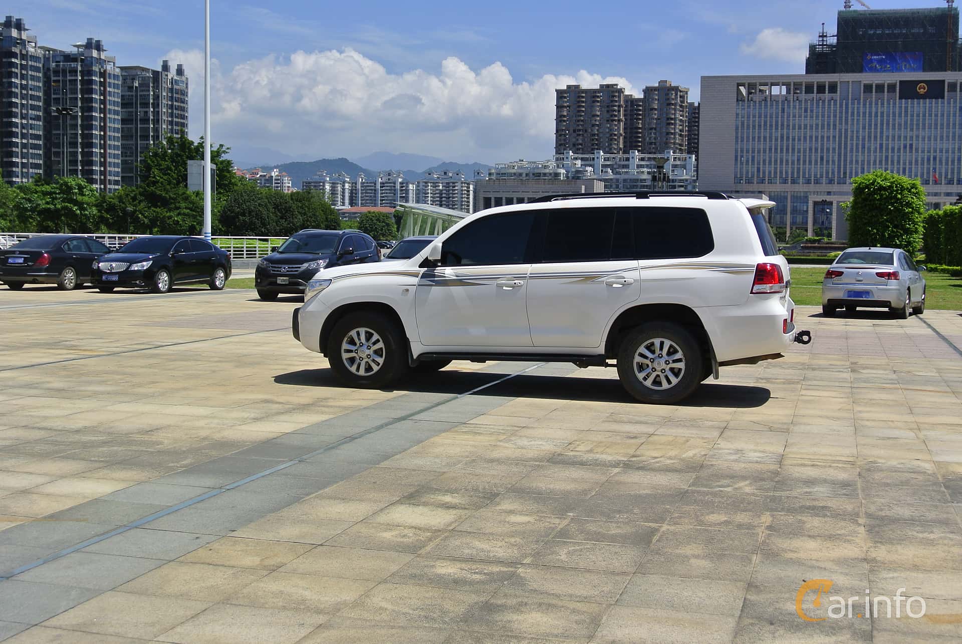 Toyota Land Cruiser 4.0 V6 4WD Automatic, 275hp, 2015