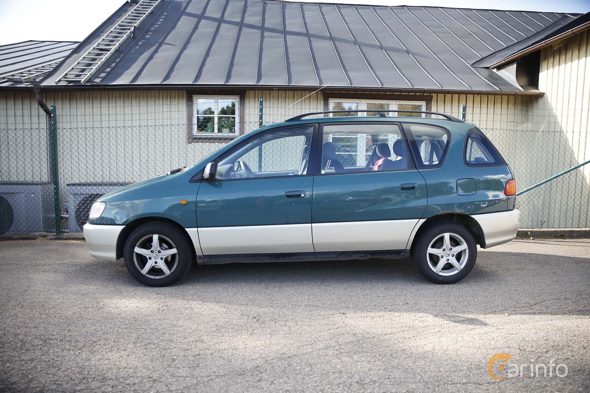Toyota Picnic 2.0 128hp, 1996