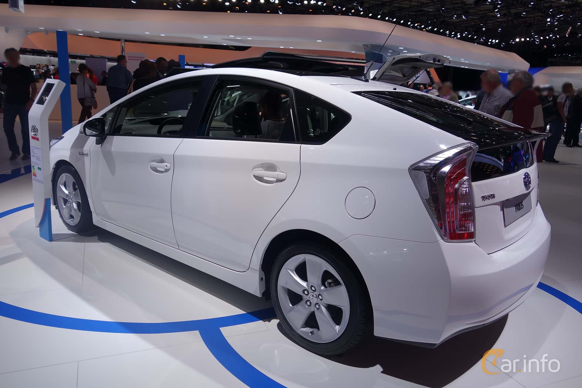 Toyota Prius Hybrid 1.8 VVT-i + 3JM CVT, 136hp, 2015