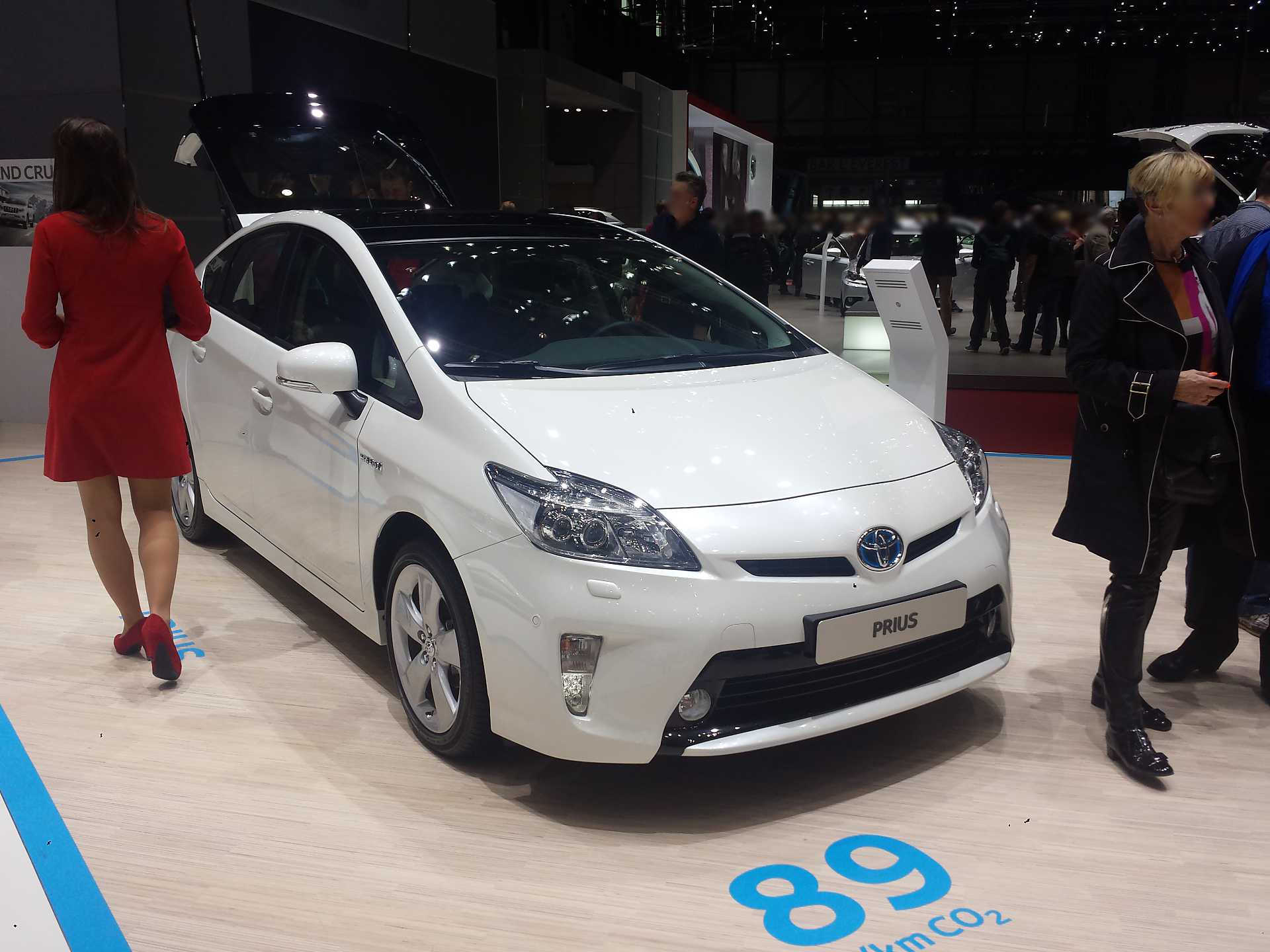 Toyota Prius Hybrid 1.8 VVT-i + 3JM CVT, 136hp, 2014