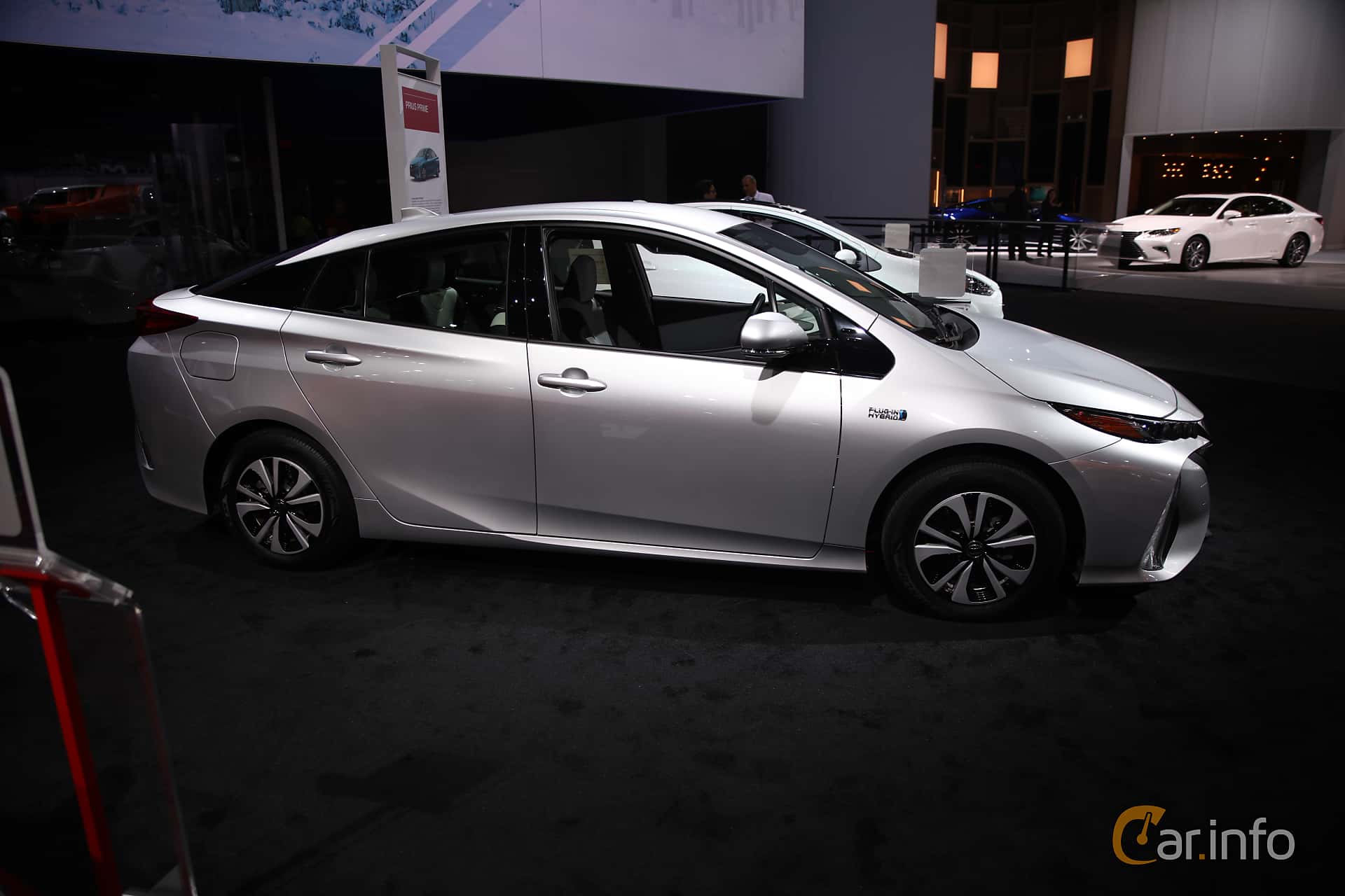 Toyota Prius Plug-in Hybrid 1.8 VVT-i Plug-in CVT, 123hp, 2019