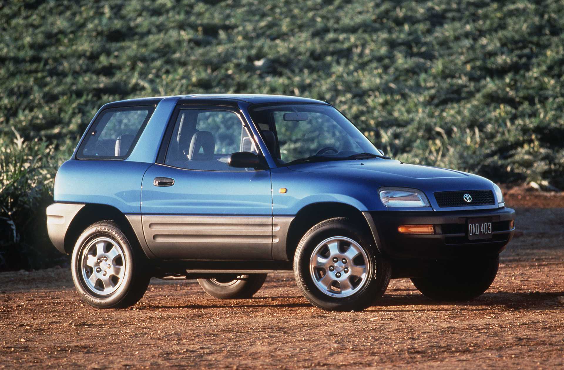 Toyota RAV4 3-door 2.0 Automatic, 179hp, 2000