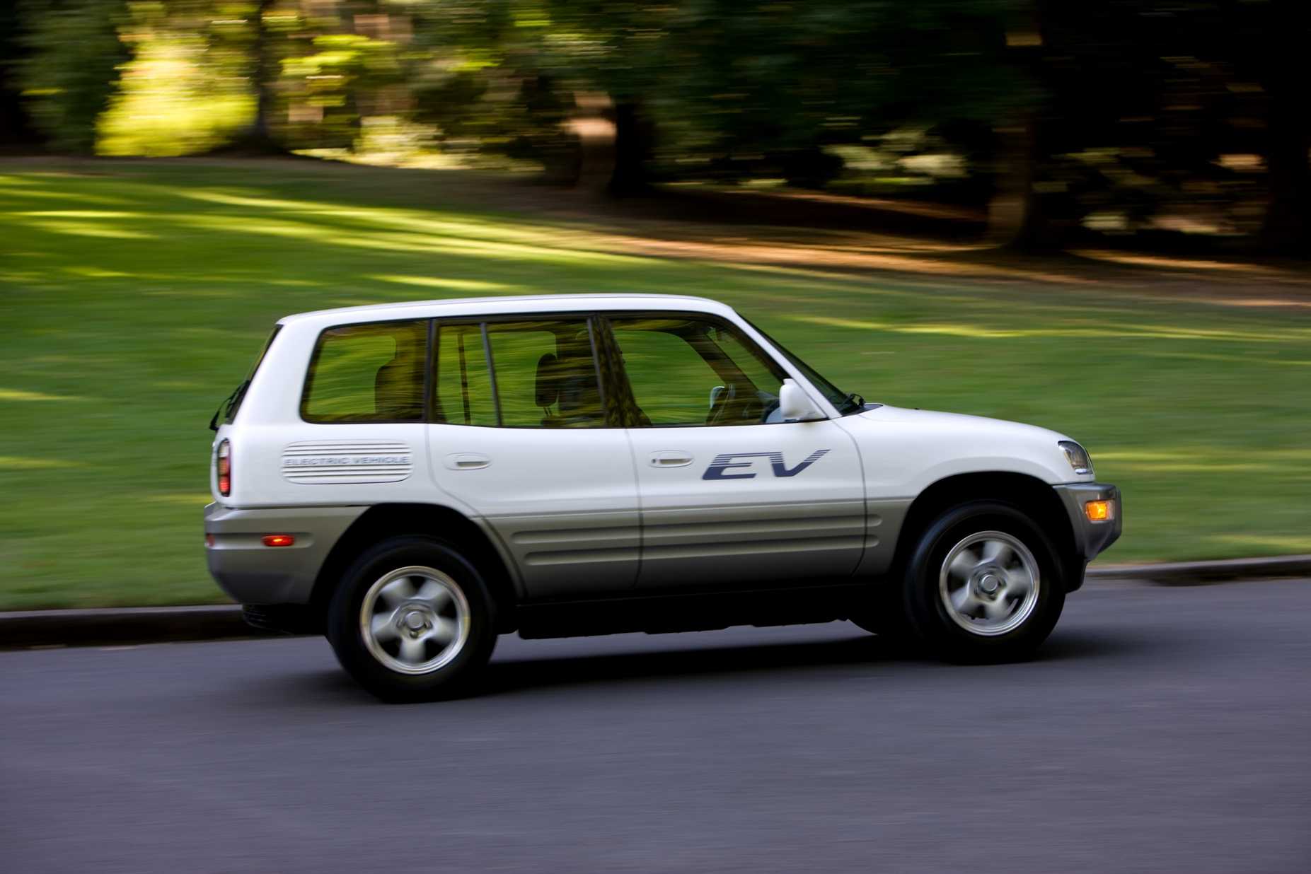 Toyota RAV4 EV 27.4 kWh Single Speed, 68hp, 2000