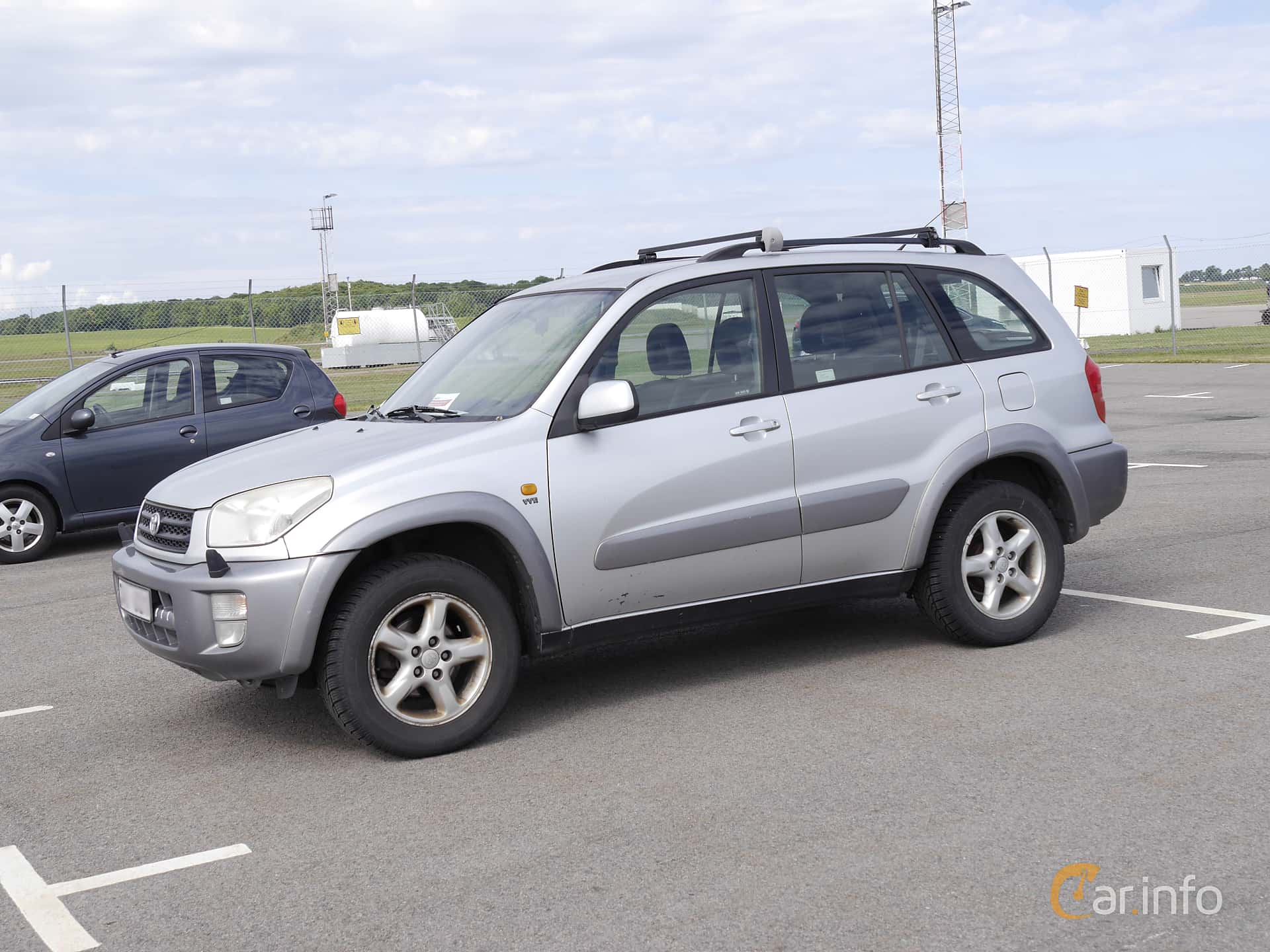 Toyota RAV4 5-door 2.0 VVT-i 4x4 Manual, 150hp, 2001