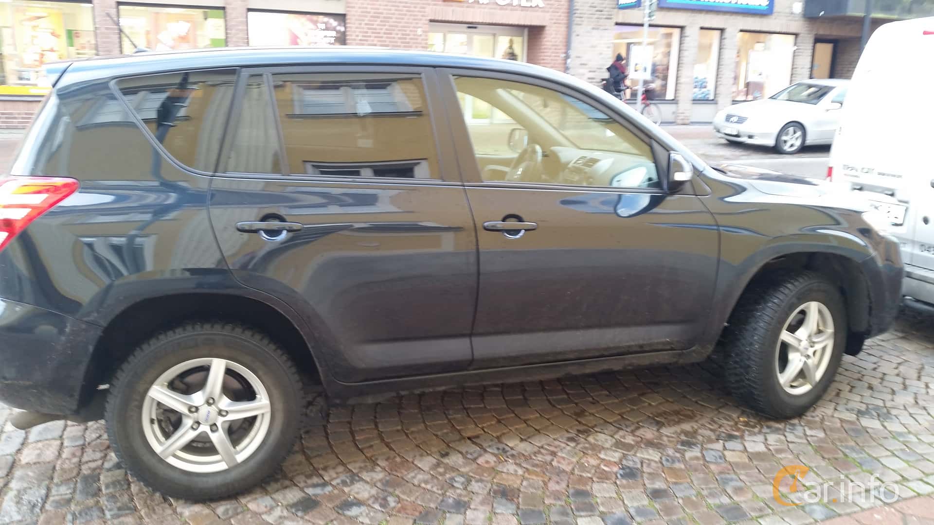 Toyota RAV4 2.0 VVT-i 4x4 158hp, 2011