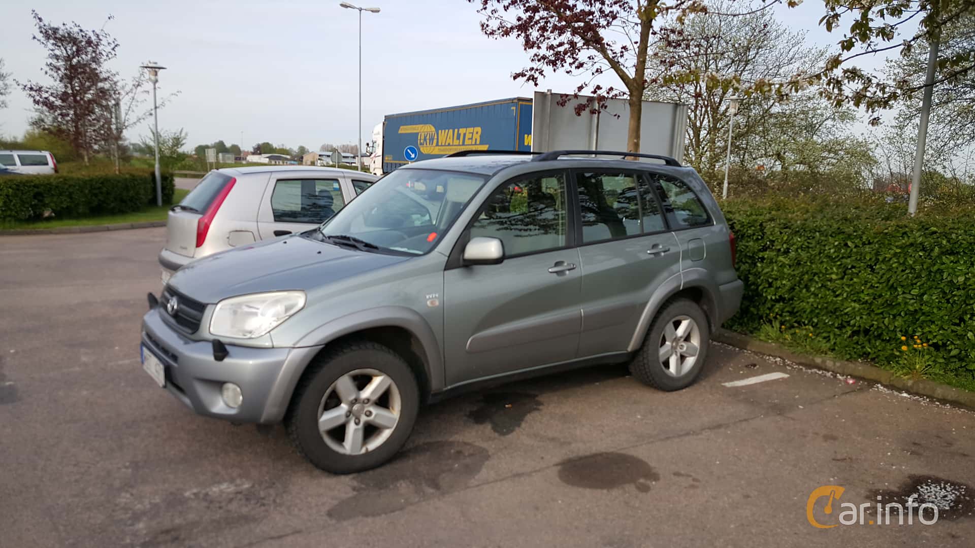 Toyota RAV4 5-door 2.0 VVT-i 4x4 Manual, 150hp, 2004