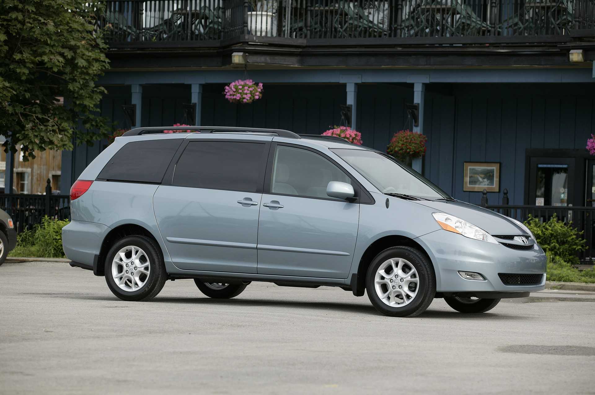 Toyota Sienna 3.5 V6 AWD Automatic, 269hp, 2007