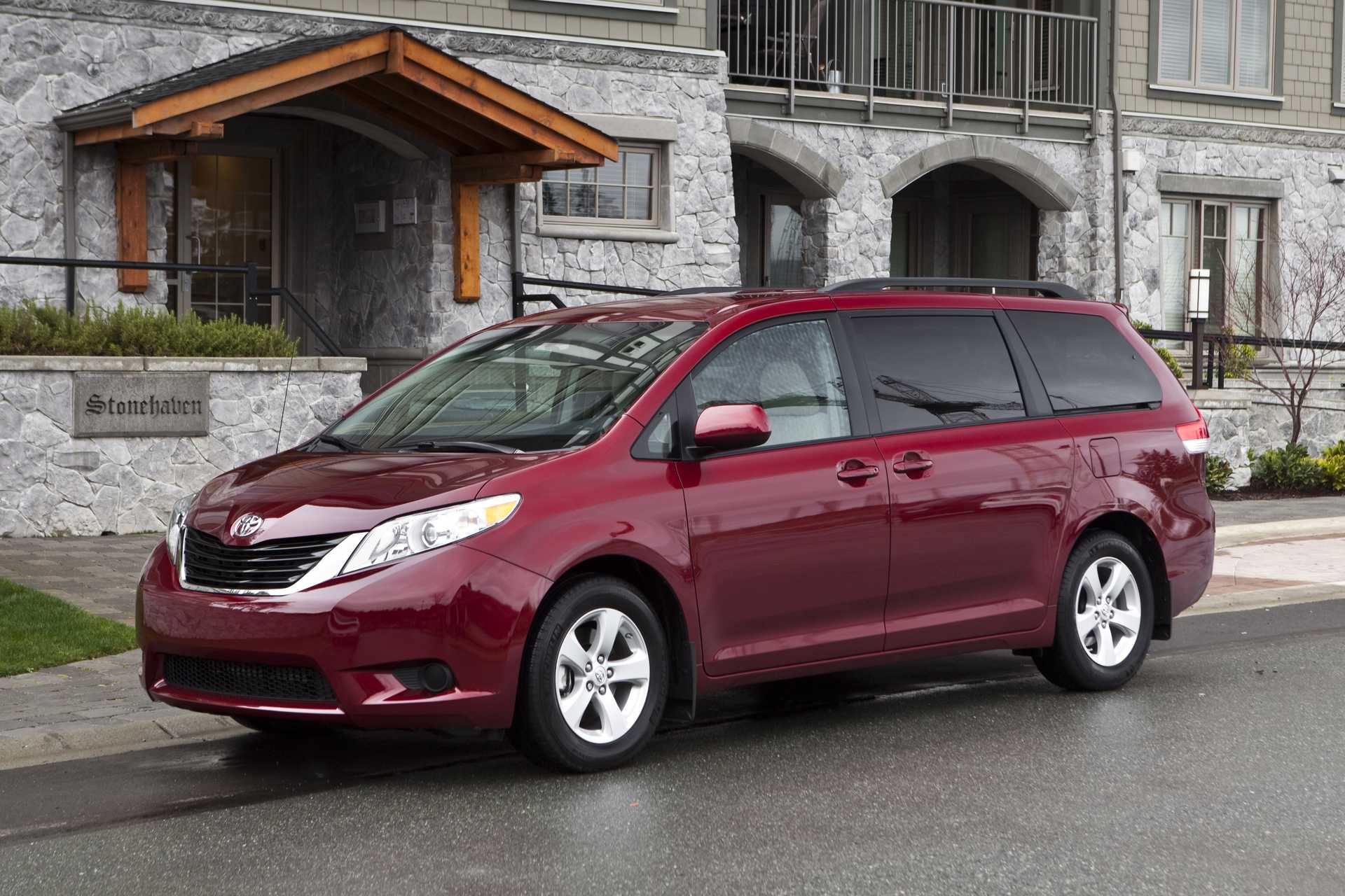 Toyota Sienna generation XL30 3.5 V6 Automatic, 6-speed