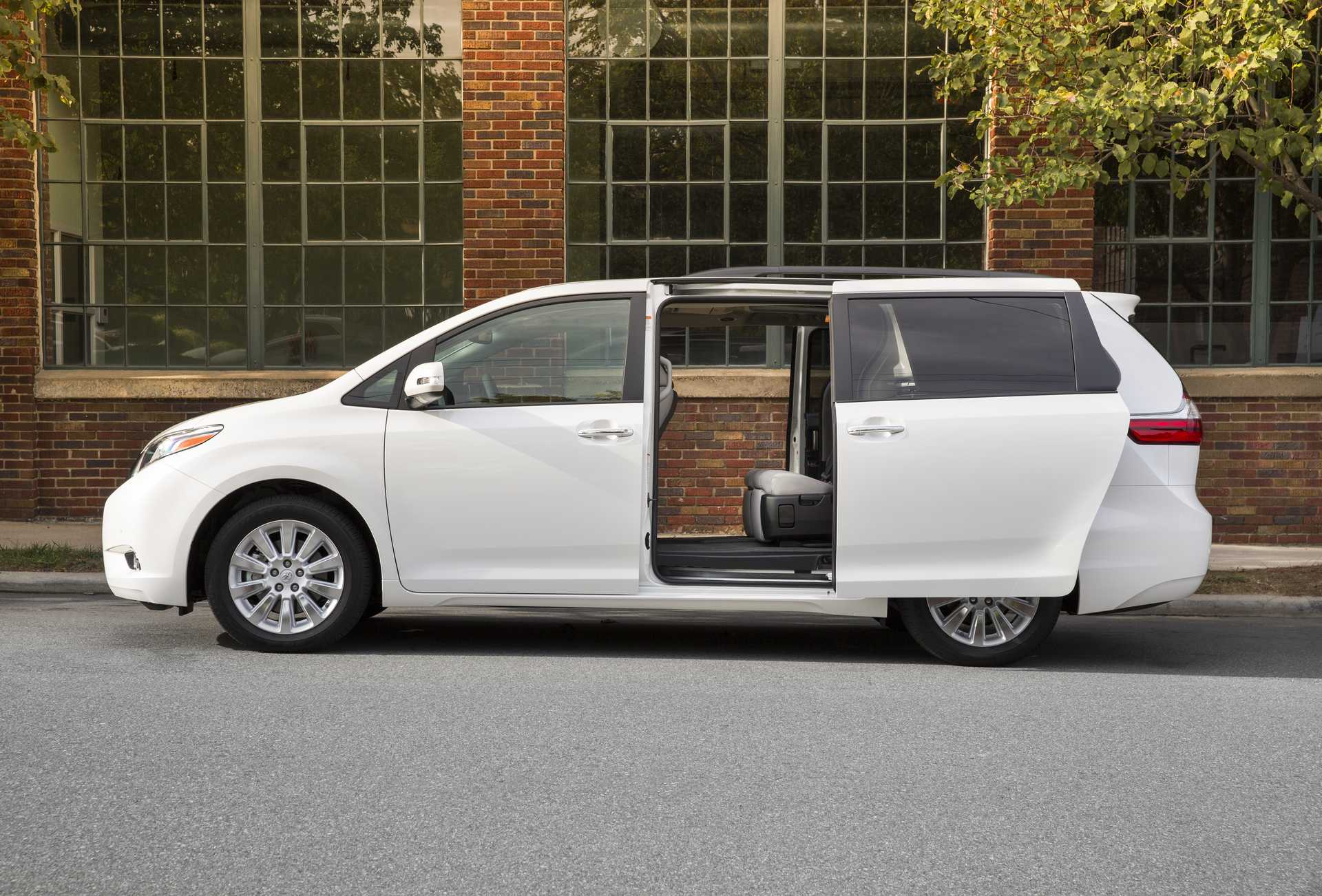 Toyota Sienna 3.5 V6 Automatic, 269hp, 2017