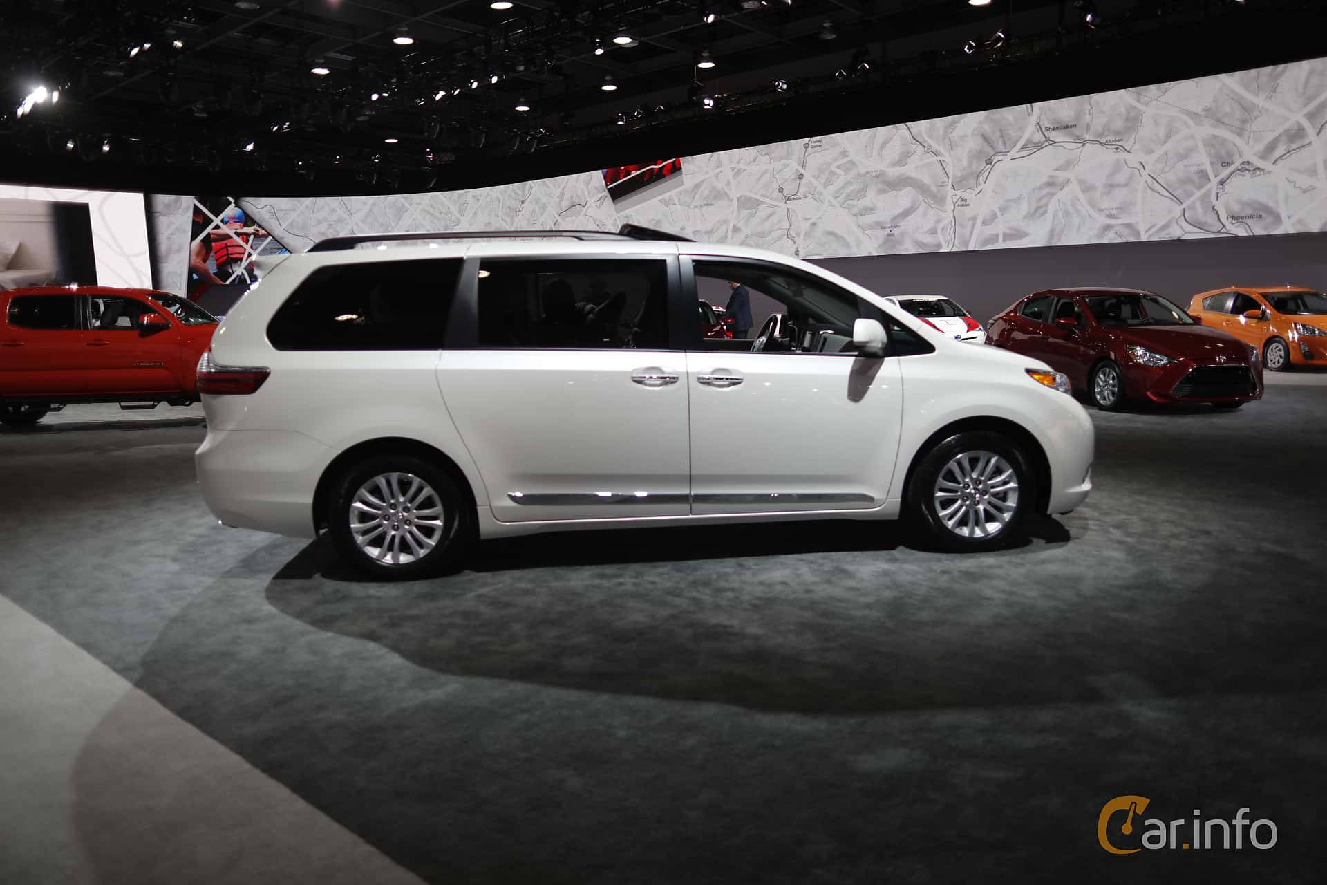 Toyota Sienna 3.5 V6 Automatic, 301hp, 2017