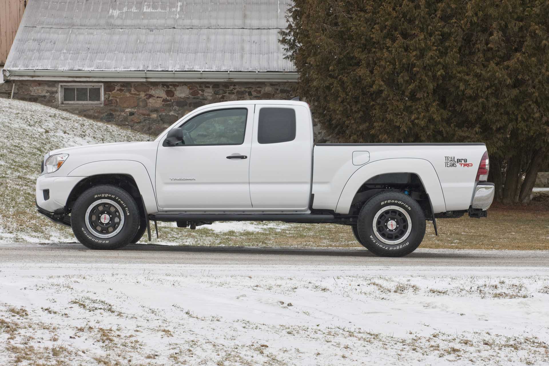 Toyota Access Cab 2.7 160hp, 2015
