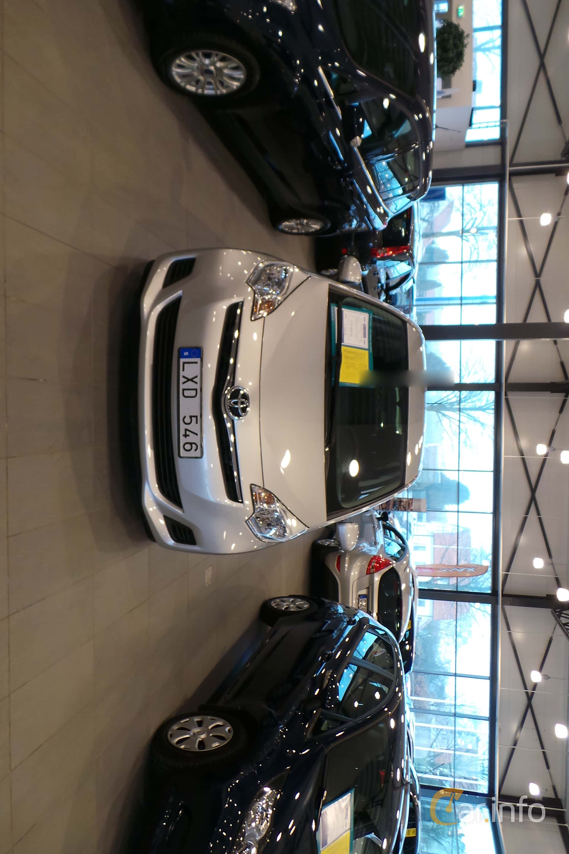 Toyota Verso-S 1.33 VVT-i Manual, 99hp, 2011