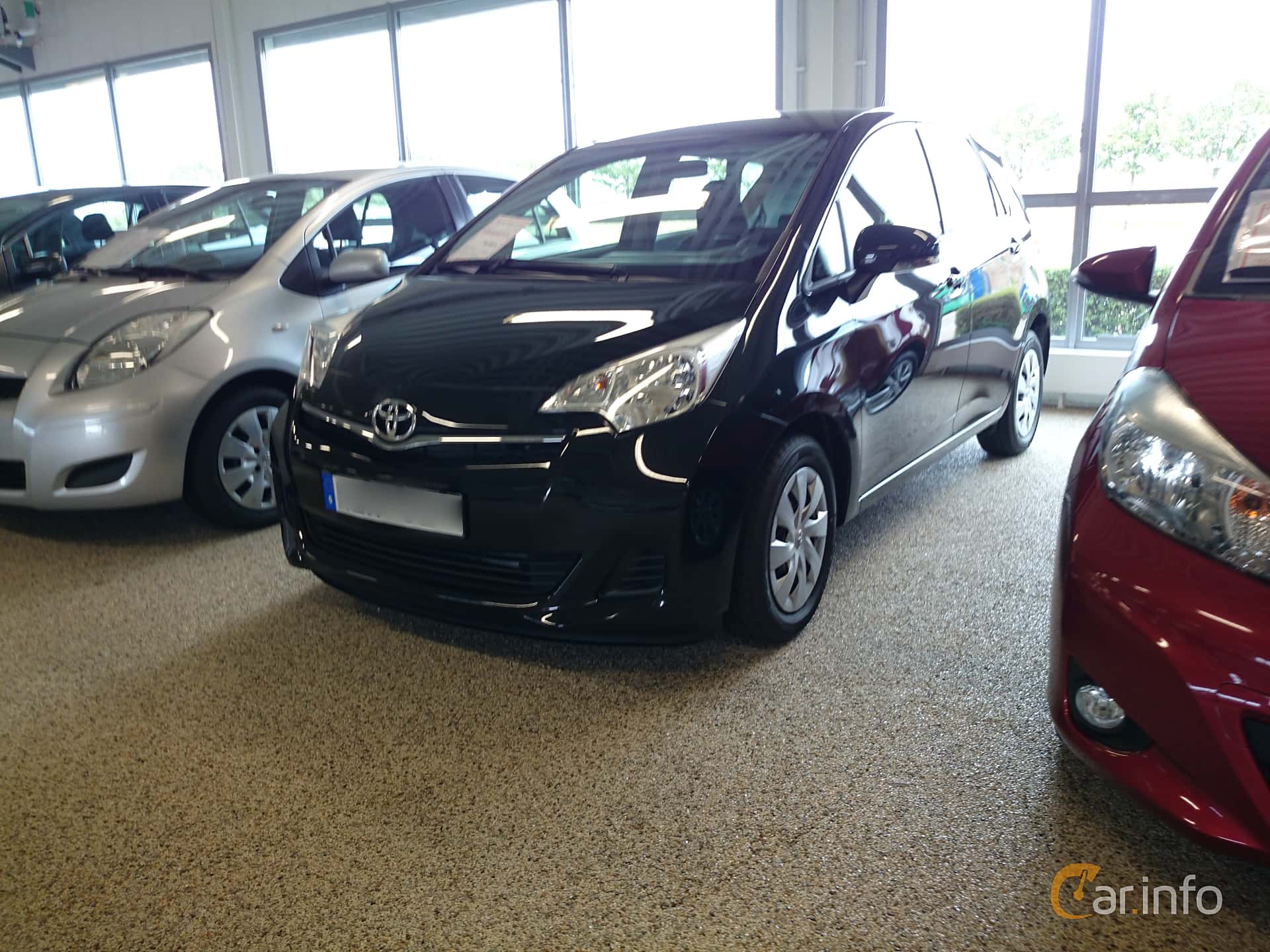 Toyota Verso-S 1.33 VVT-i Multidrive S, 99hp, 2013