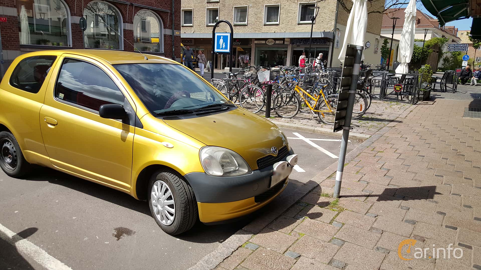 Toyota Yaris 3-door 1.5 VVT-i TS Manual, 106hp, 2003