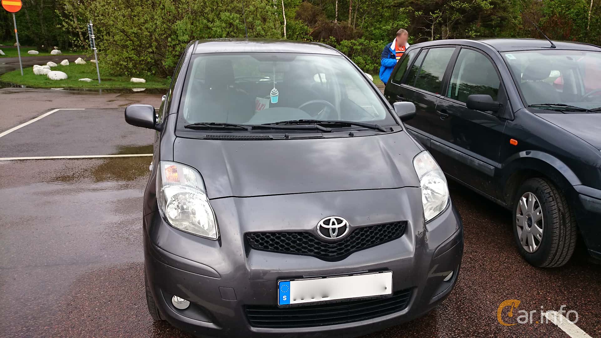Toyota Yaris 5-door 1.33 Dual VVT-i  Manual, 101hp, 2010