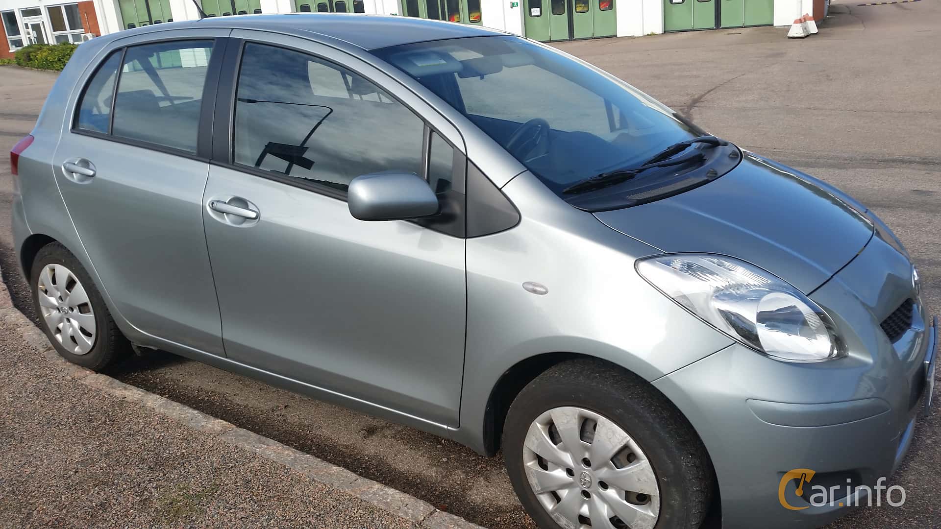 Toyota Yaris 5-door 1.33 Dual VVT-i  Manual, 101hp, 2009