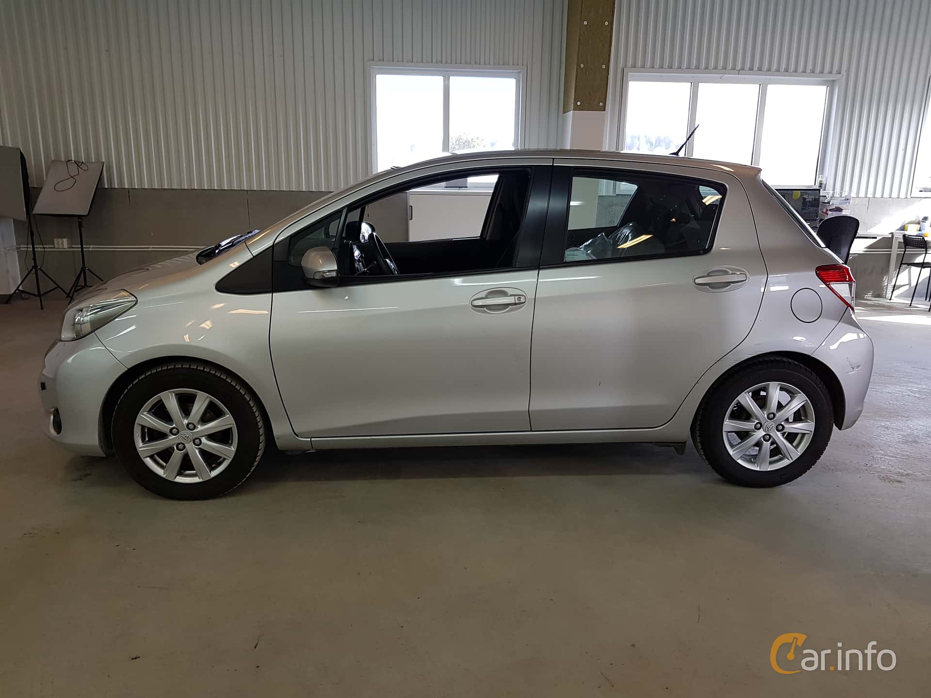 Toyota Yaris 5-door 1.0 VVT-i Manual, 69hp, 2014