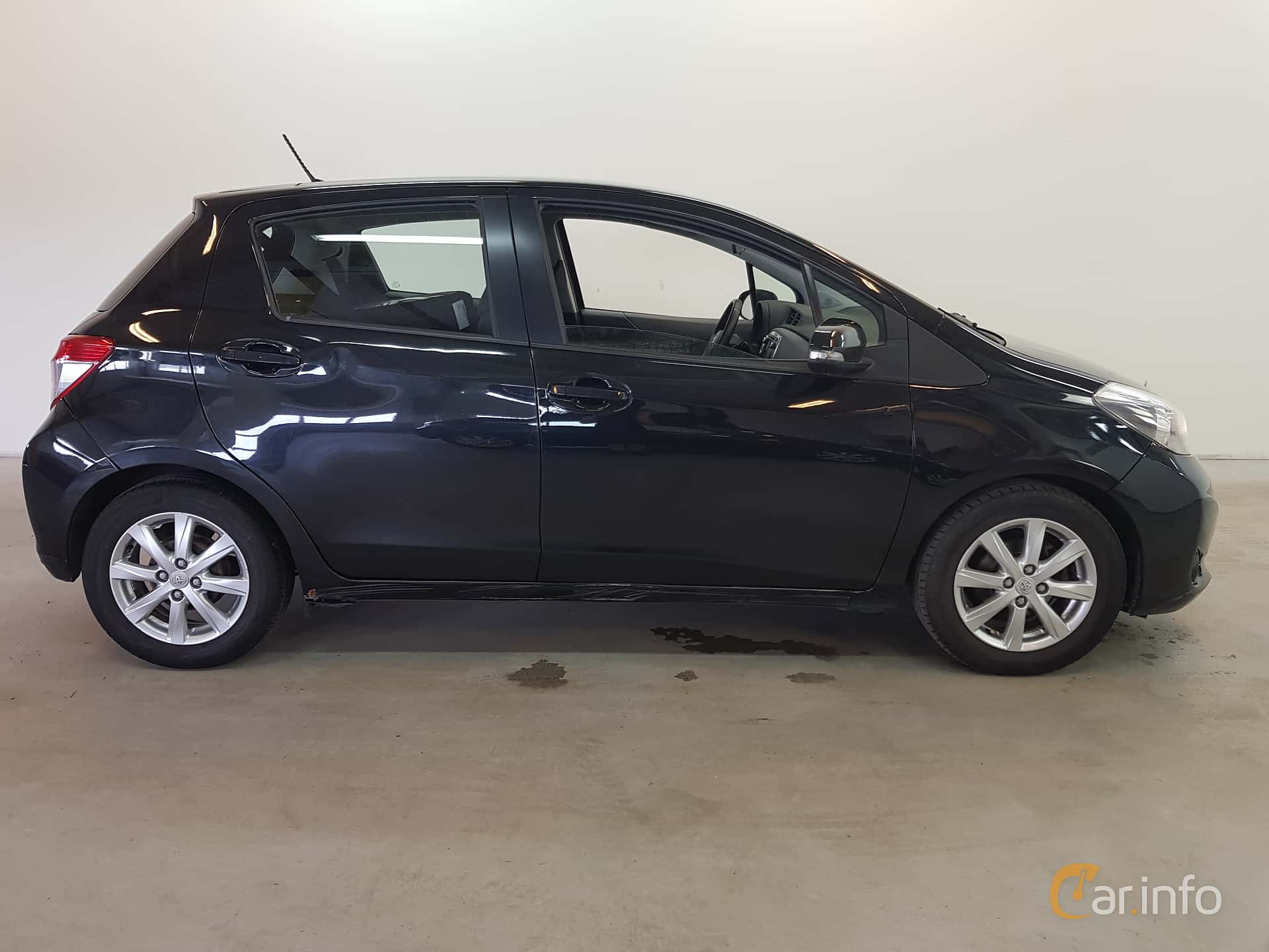 Toyota Yaris 5-door 1.33 VVT-i Multidrive S, 99hp, 2014